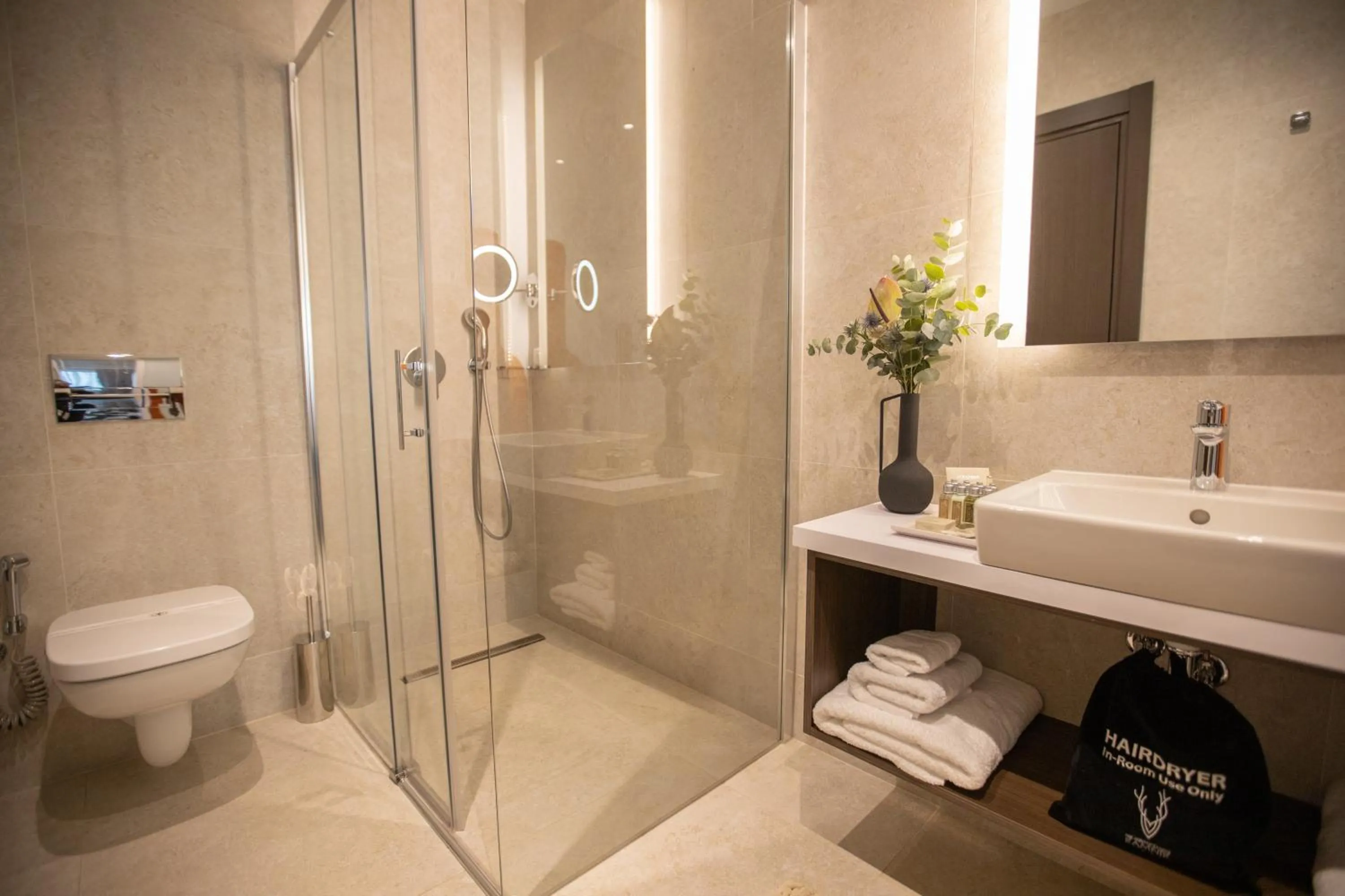 Shower in The Hunter's Lodge Kamnik