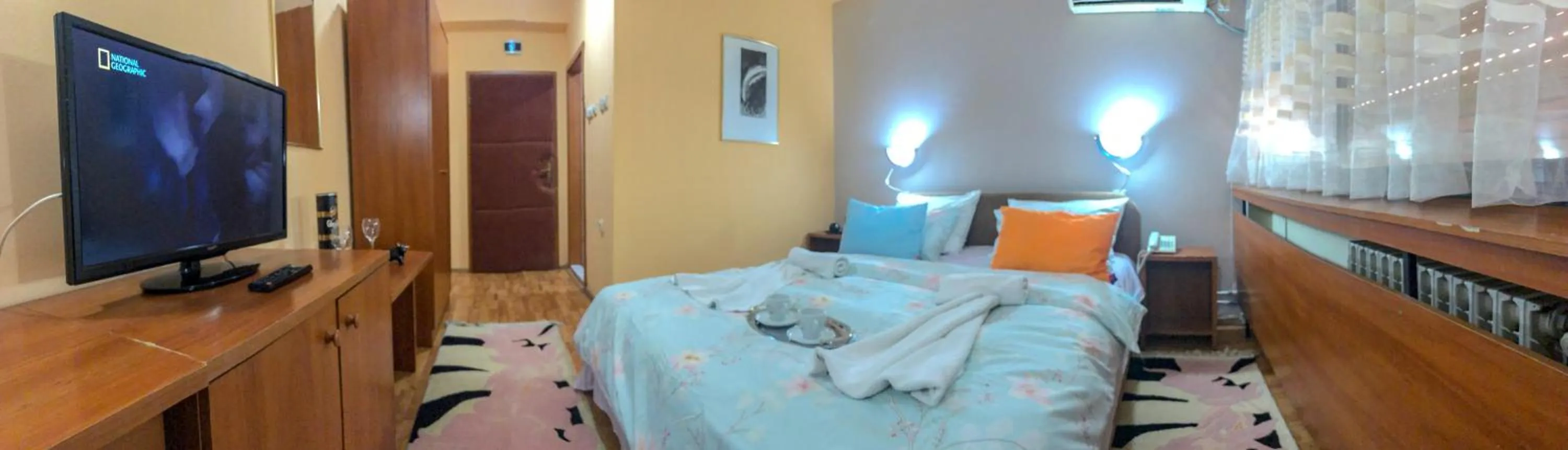 TV and multimedia, Bed in Hotel Square