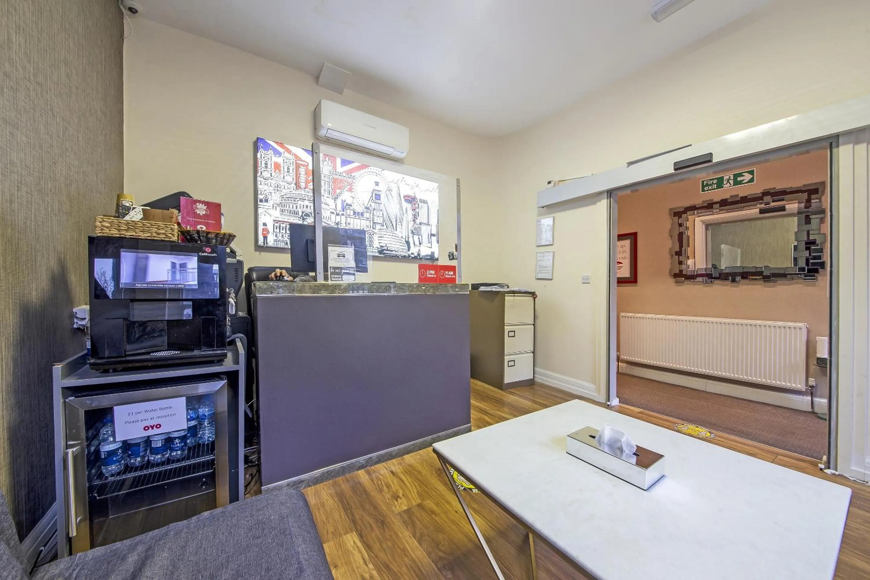Lobby or reception in OYO 24 Sussex, London Paddington