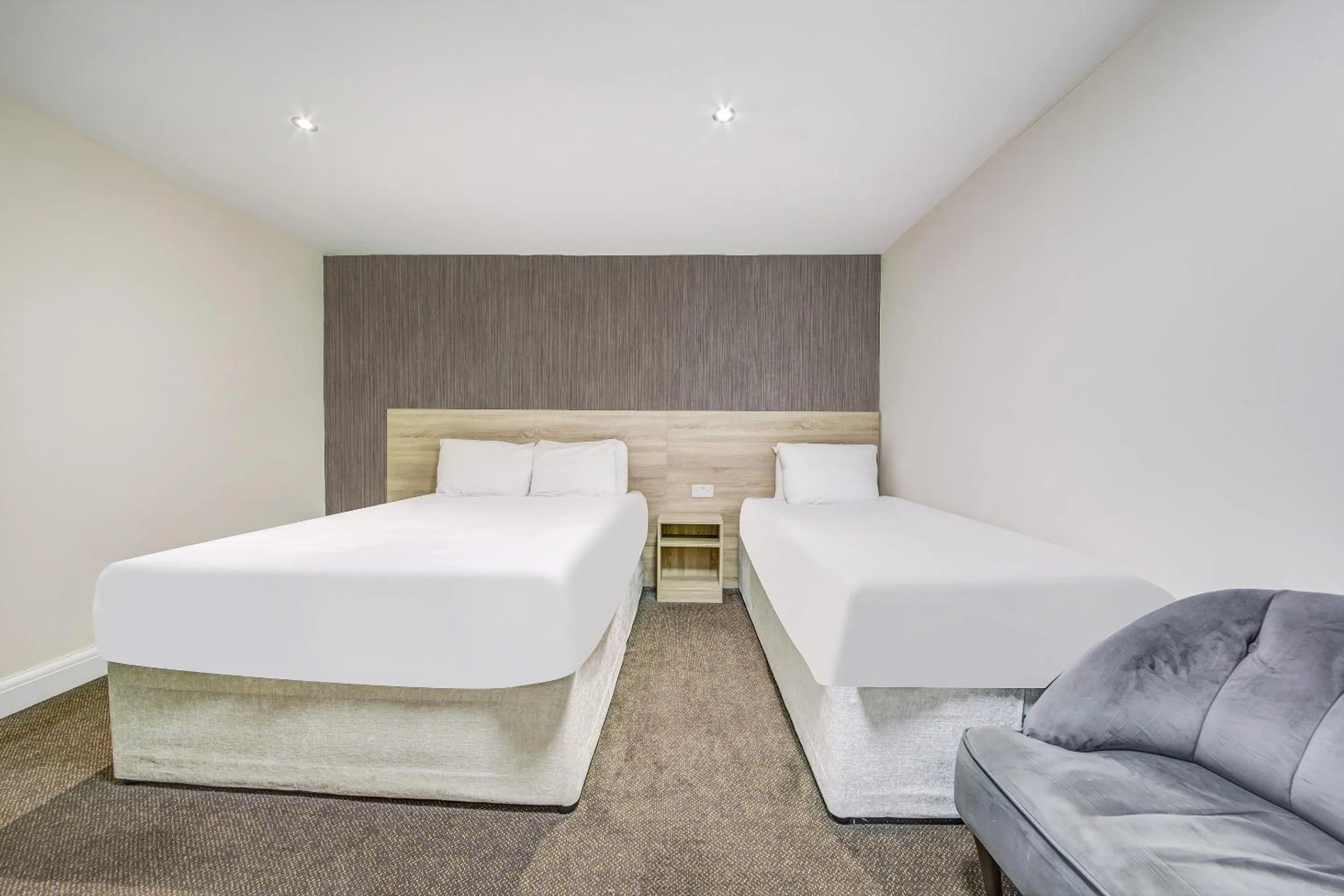 Bedroom in OYO 24 Sussex, London Paddington