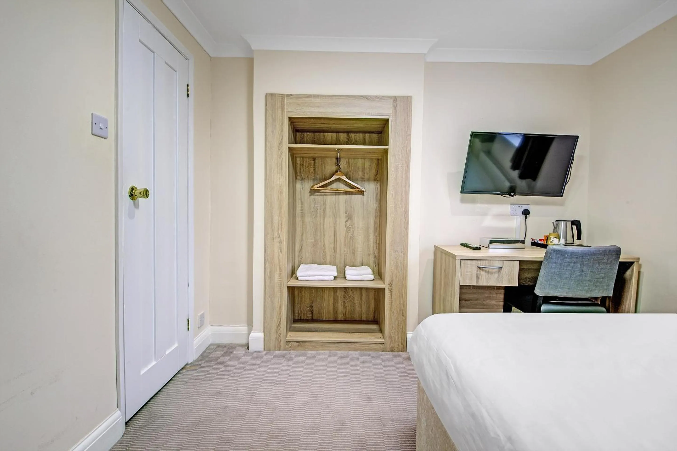 Bedroom in OYO 24 Sussex, London Paddington