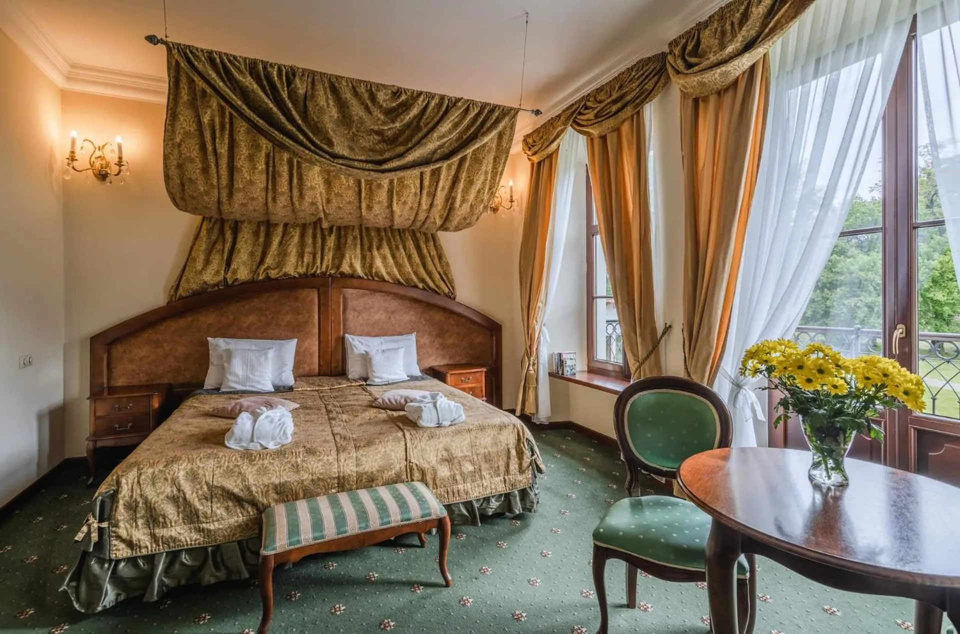 Bed in Dwór Kombornia Hotel&SPA