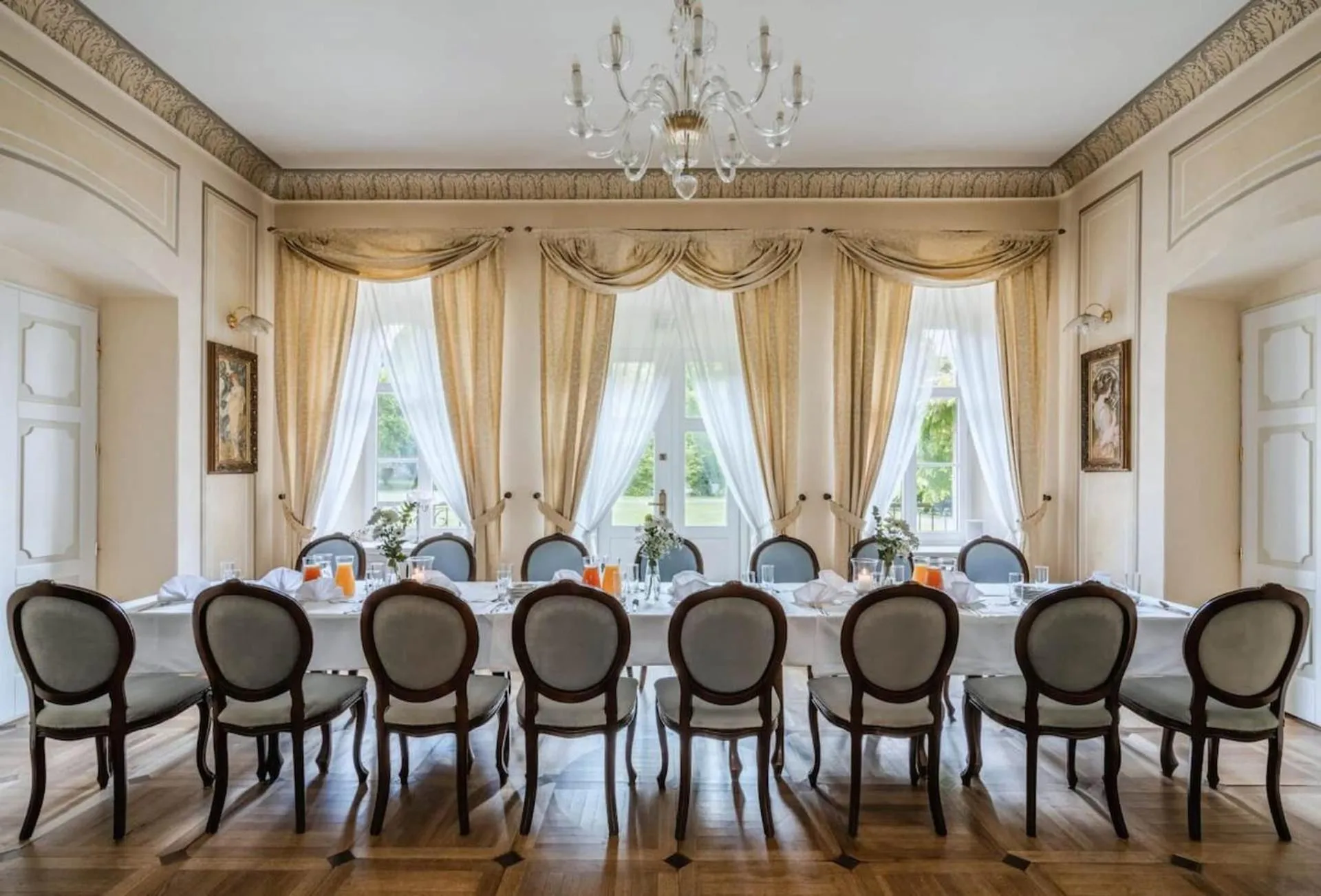 Restaurant/places to eat in Dwór Kombornia Hotel&SPA