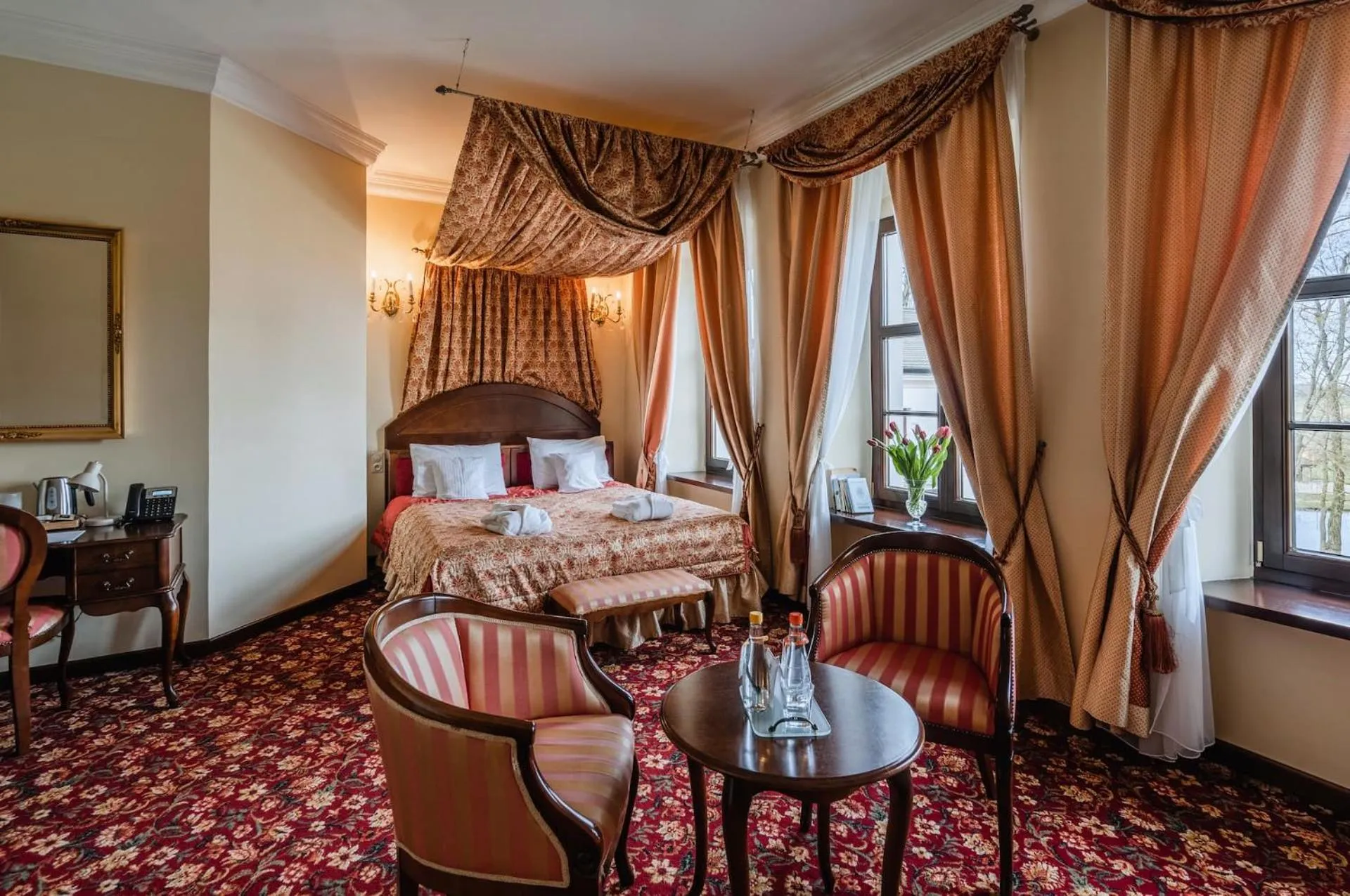 Bed in Dwór Kombornia Hotel&SPA