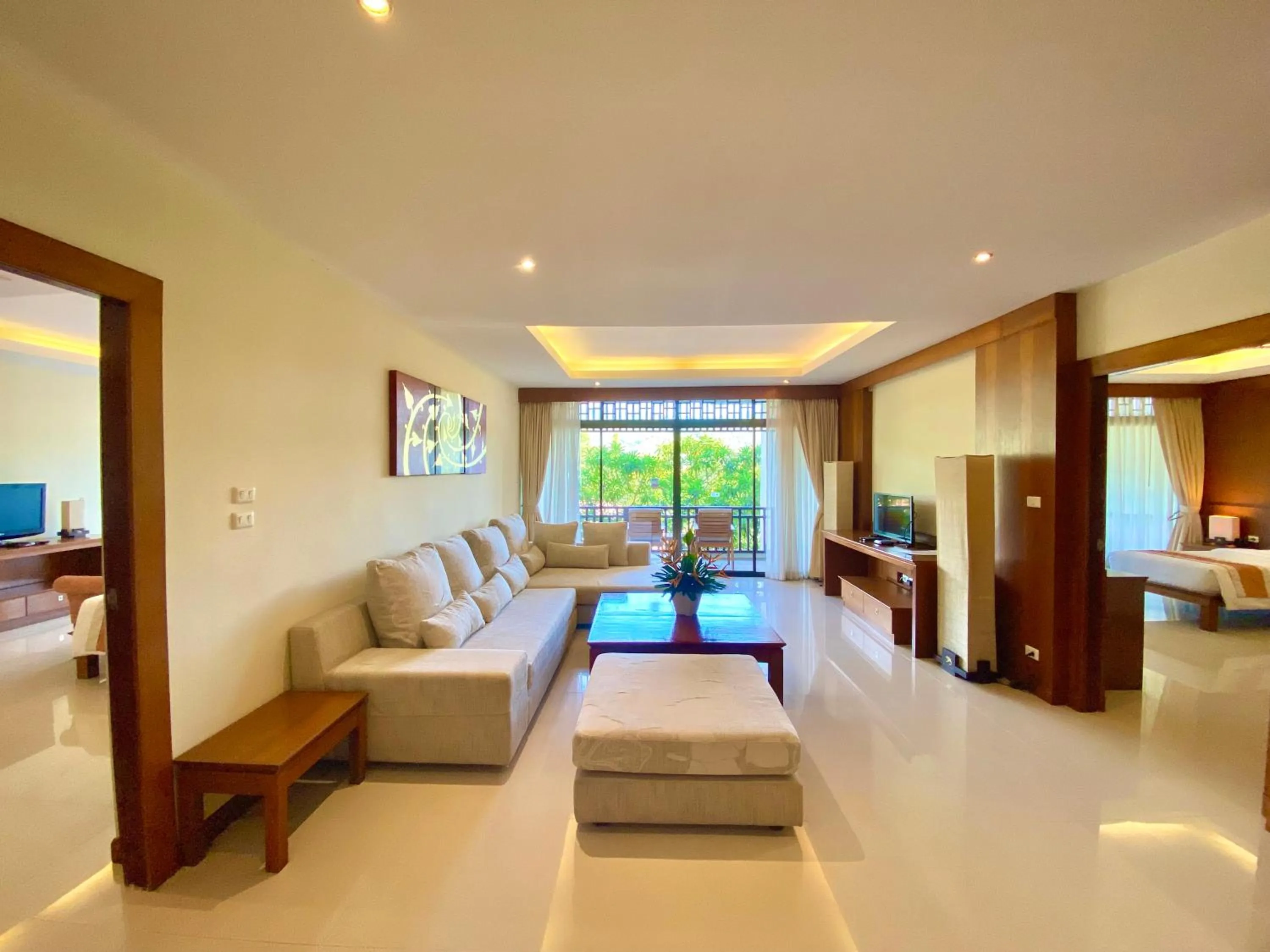 Living room, Bed in Le Murraya Boutique Serviced Residence & Resort