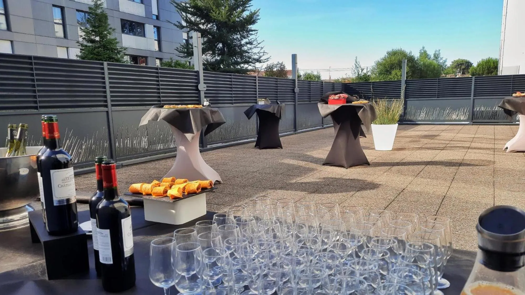 Balcony/Terrace in Sure Hotel by Best Western Nantes Beaujoire