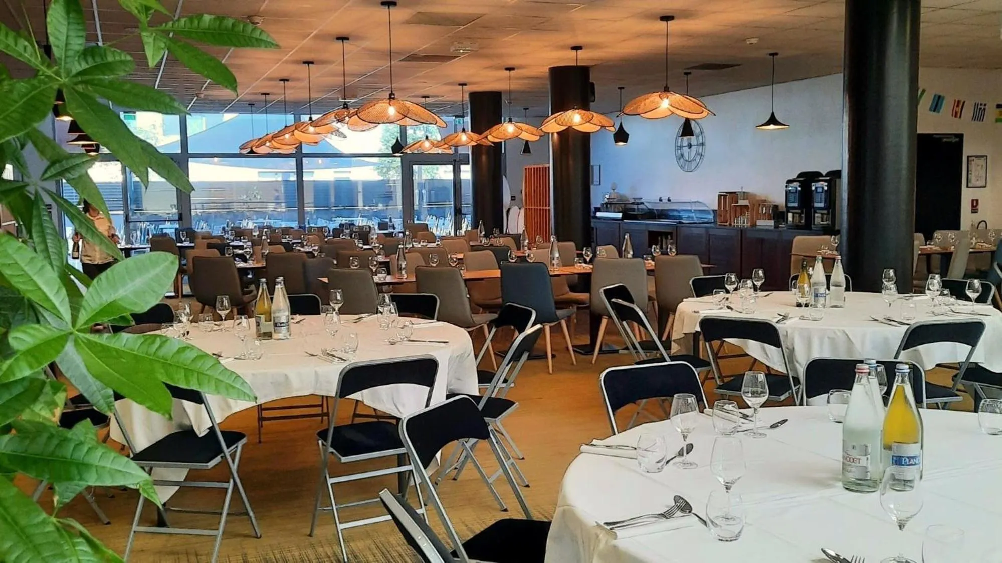 Restaurant/places to eat in Sure Hotel by Best Western Nantes Beaujoire