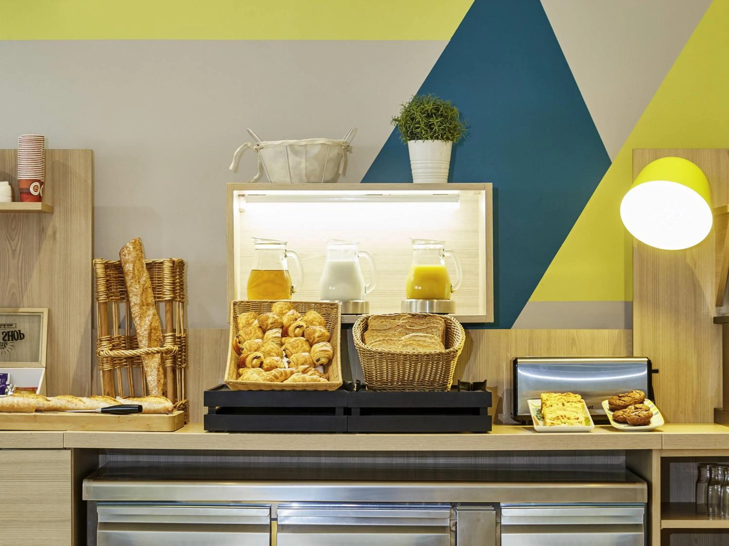 Breakfast in Aparthotel Adagio Access Marseille Saint Charles