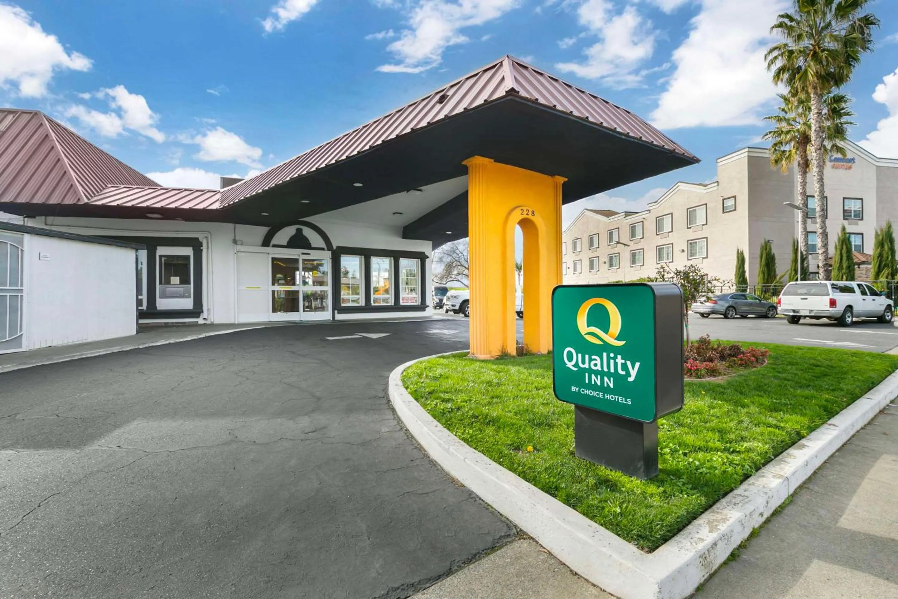 Property building in Quality Inn & Suites Sacramento Downtown Area