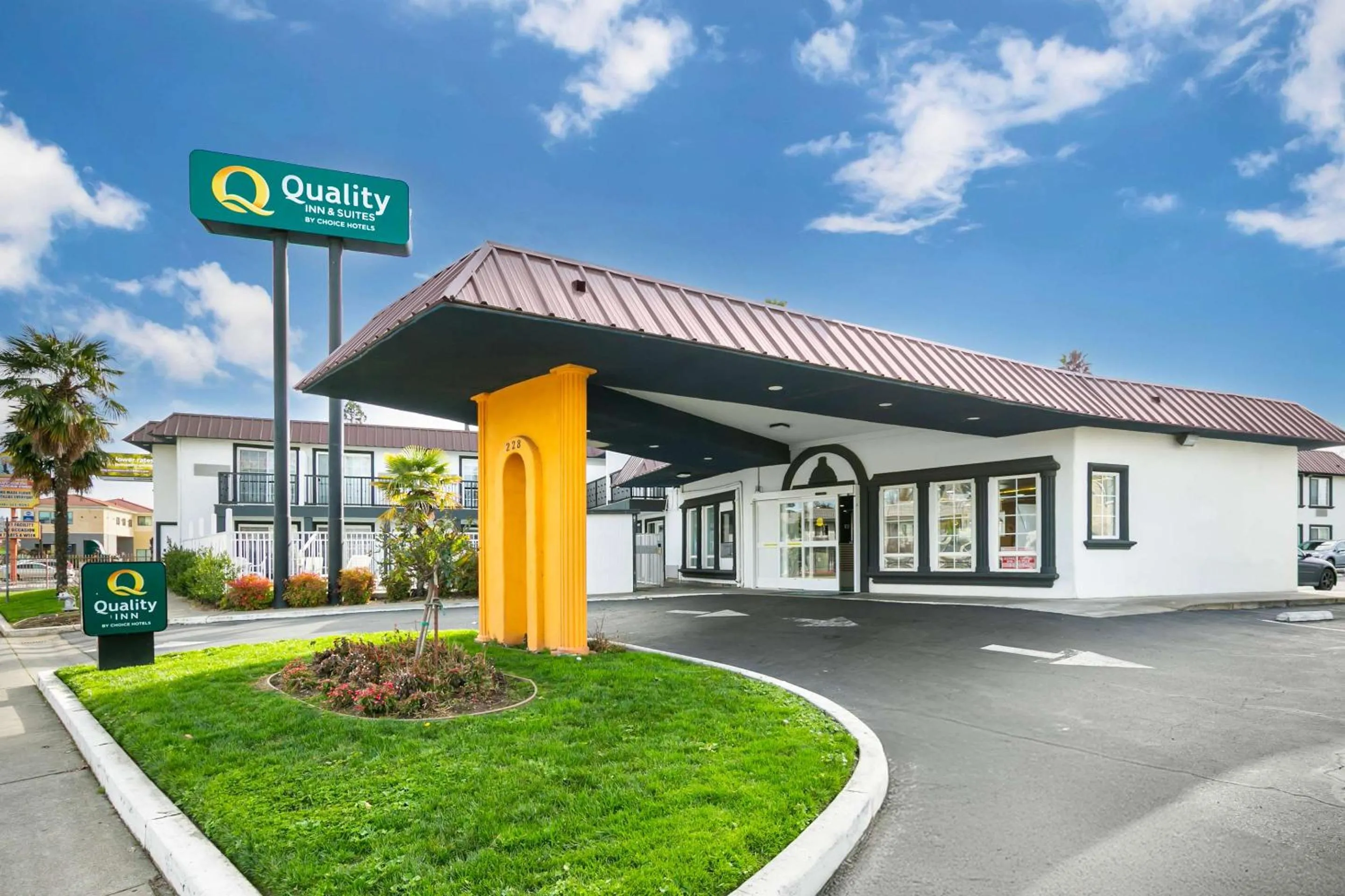 Property building in Quality Inn & Suites Sacramento Downtown Area