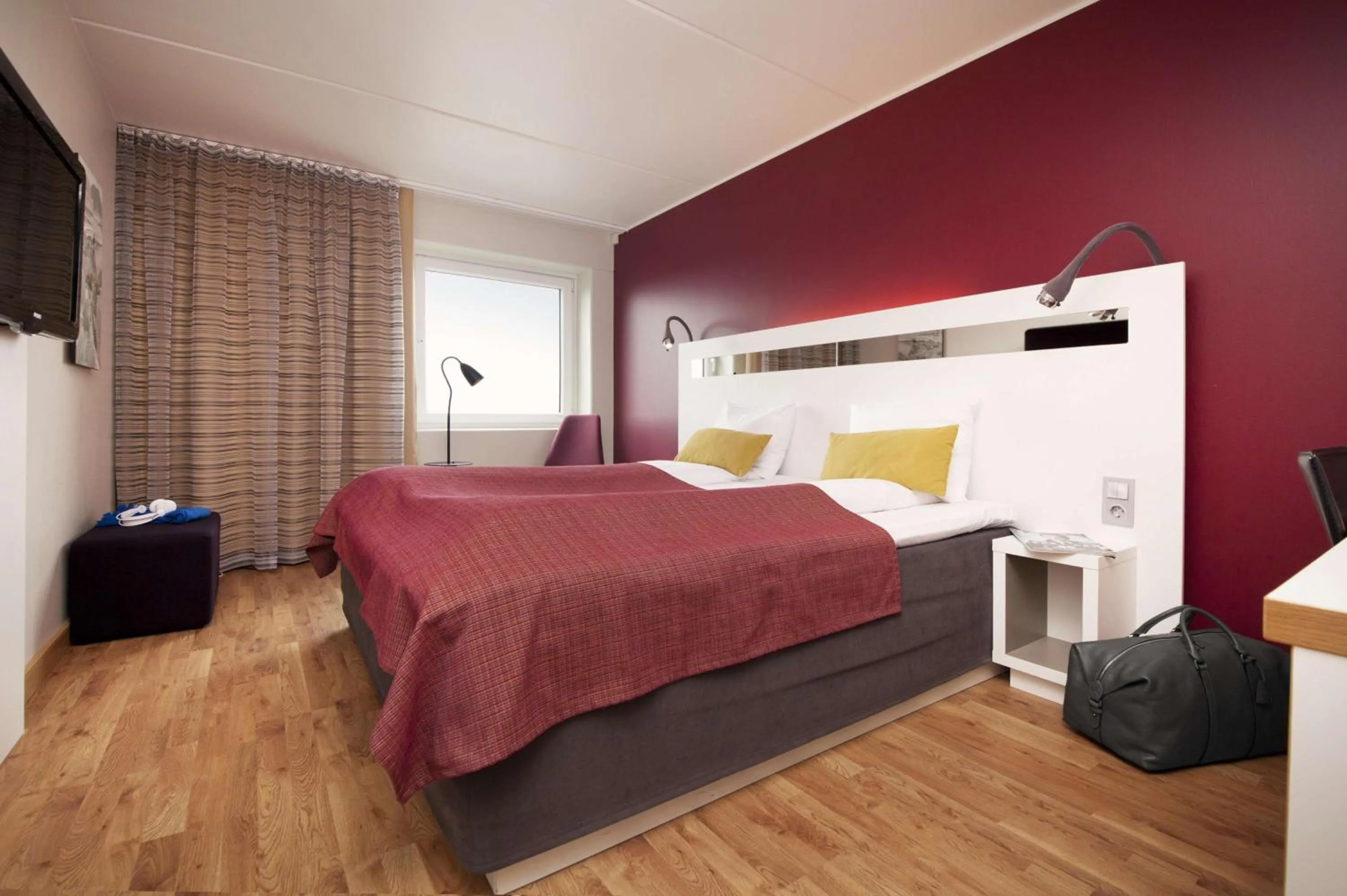 Bedroom, Bed in Scandic Haugesund
