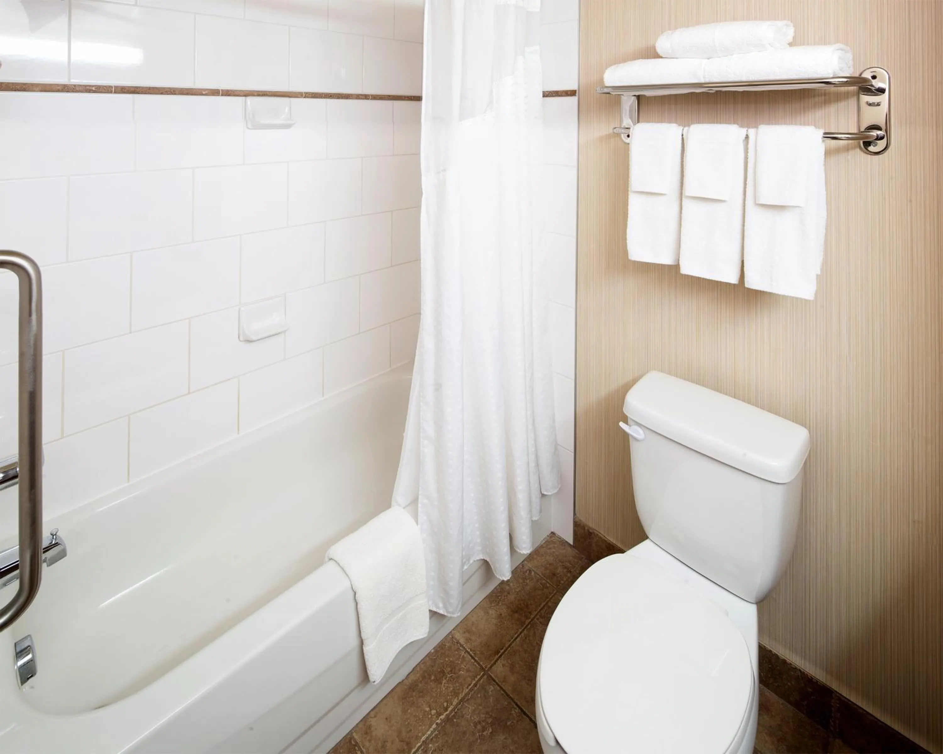 Bathroom in Holiday Inn Express Hotel & Suites Edson by IHG