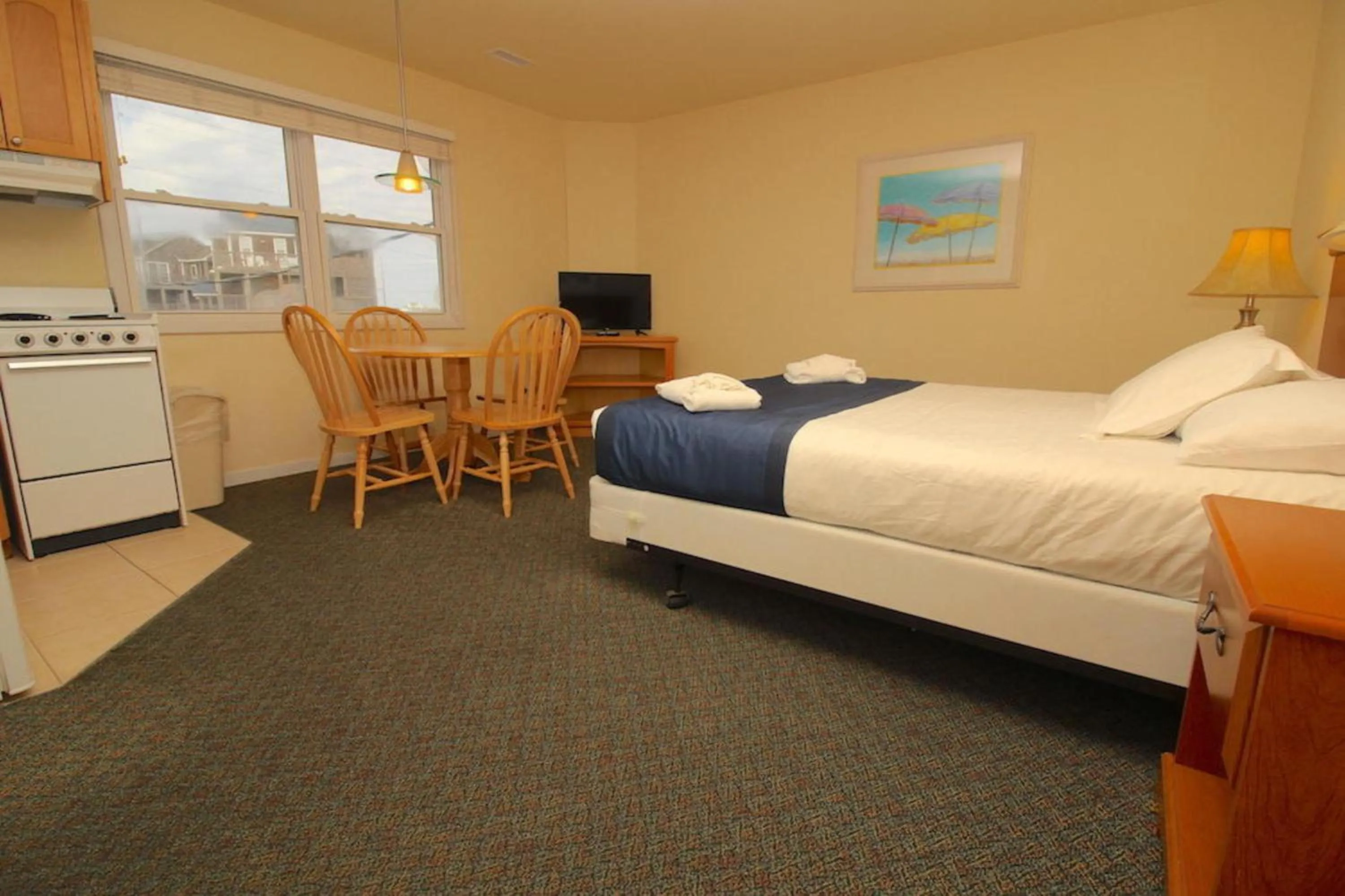 Photo of the whole room, Bed in Sea Gull