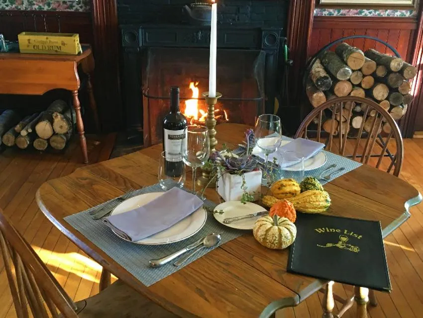 Restaurant/places to eat in Center Lovell Inn