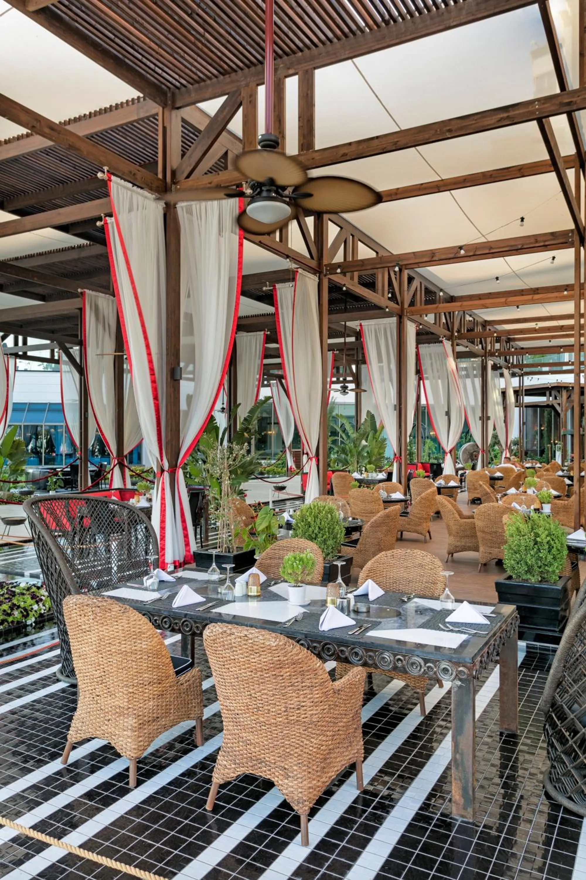 Restaurant/Places to Eat in Selectum Luxury Resort