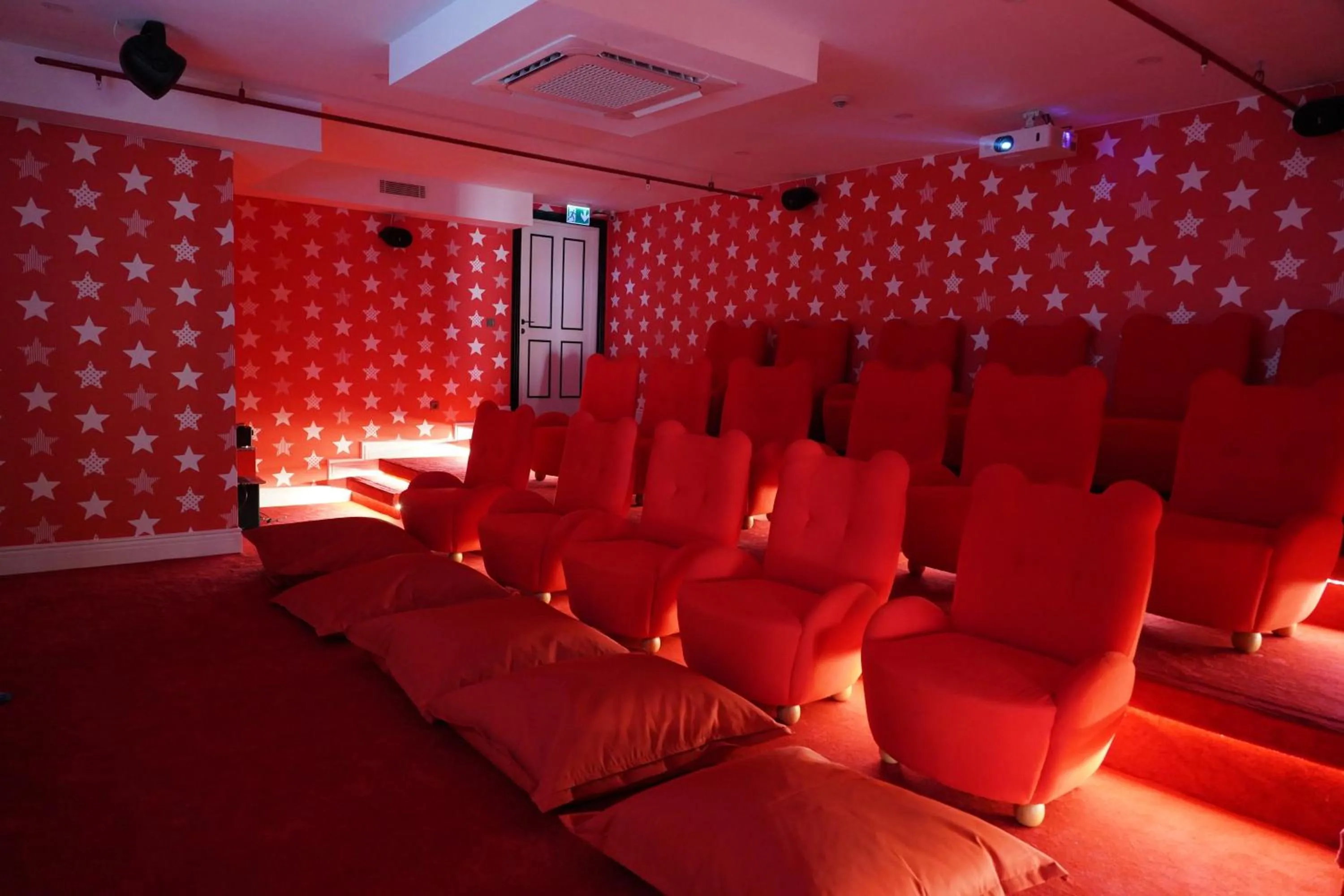 Entertainment in Selectum Luxury Resort