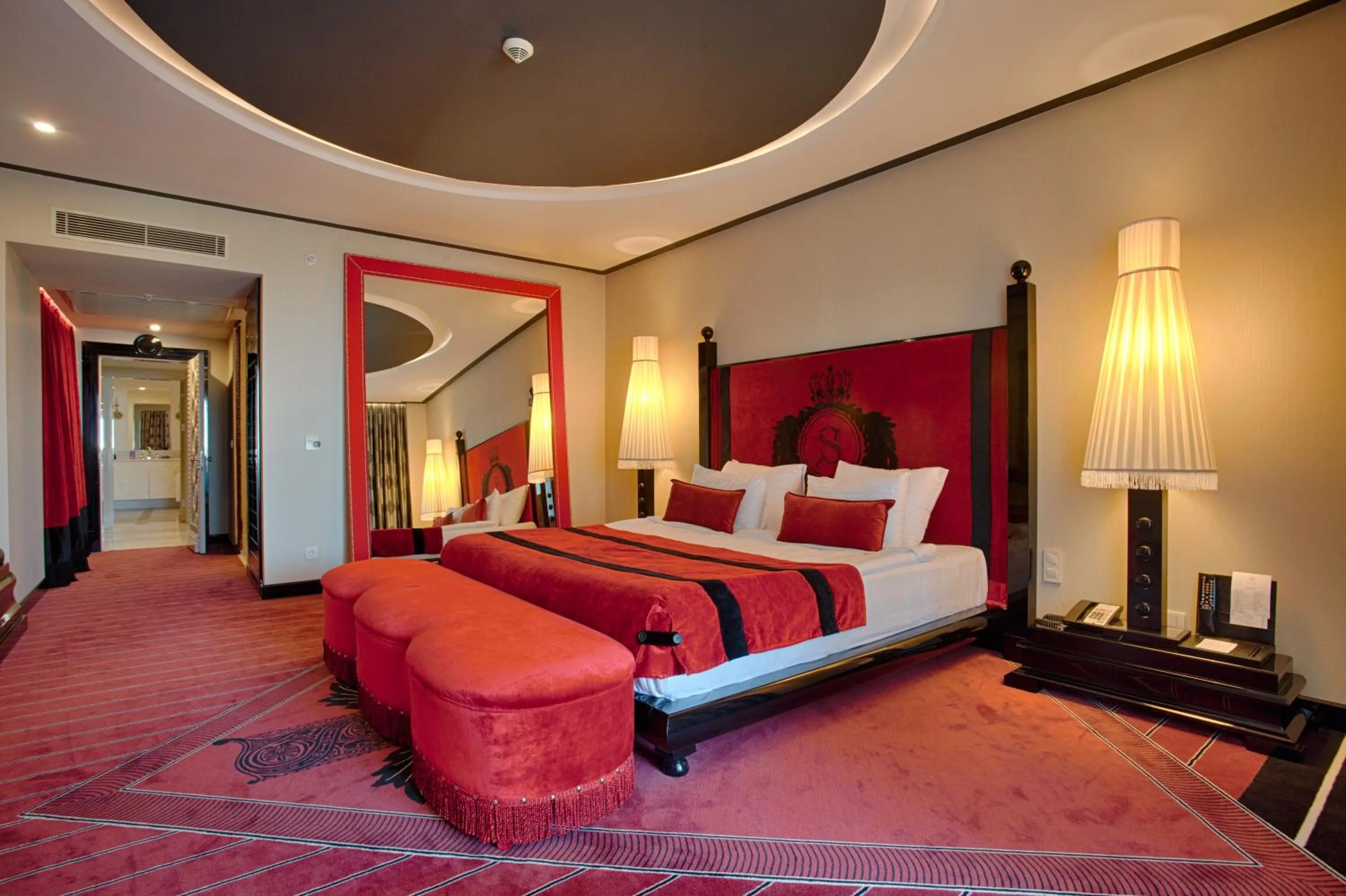 Photo of the whole room, Bed in Selectum Luxury Resort