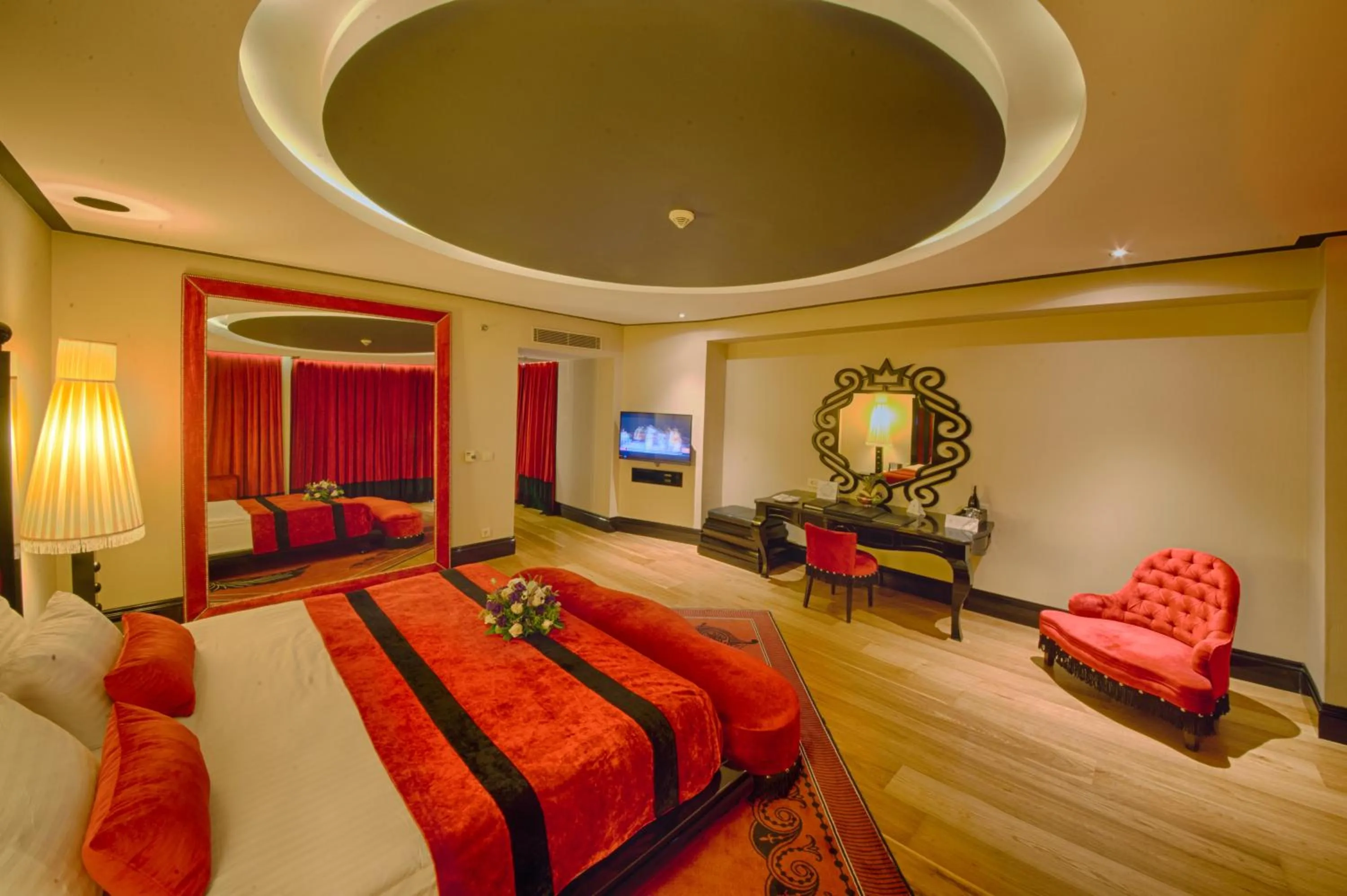 Photo of the whole room, Bed in Selectum Luxury Resort