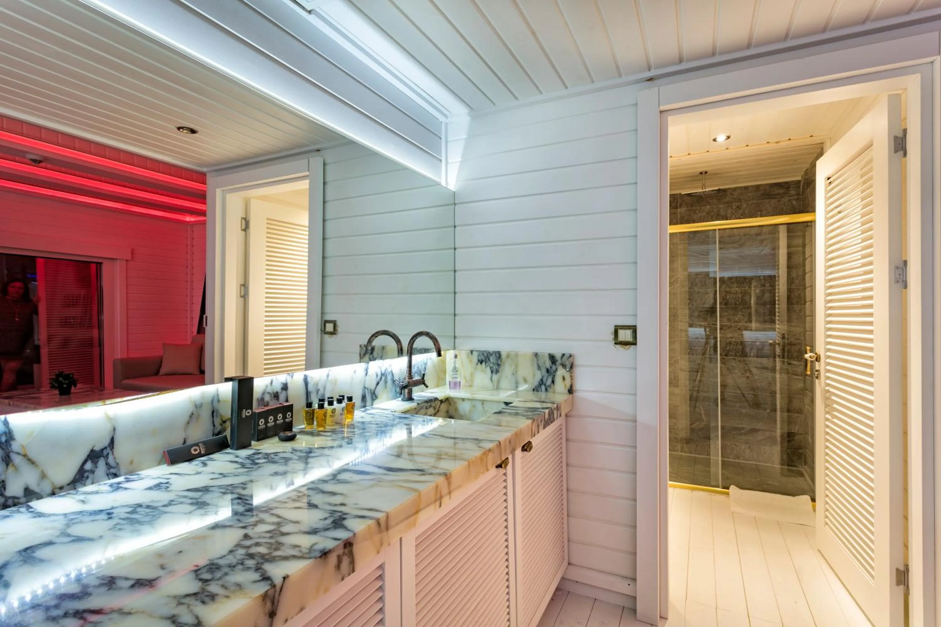 Entertainment in Selectum Luxury Resort