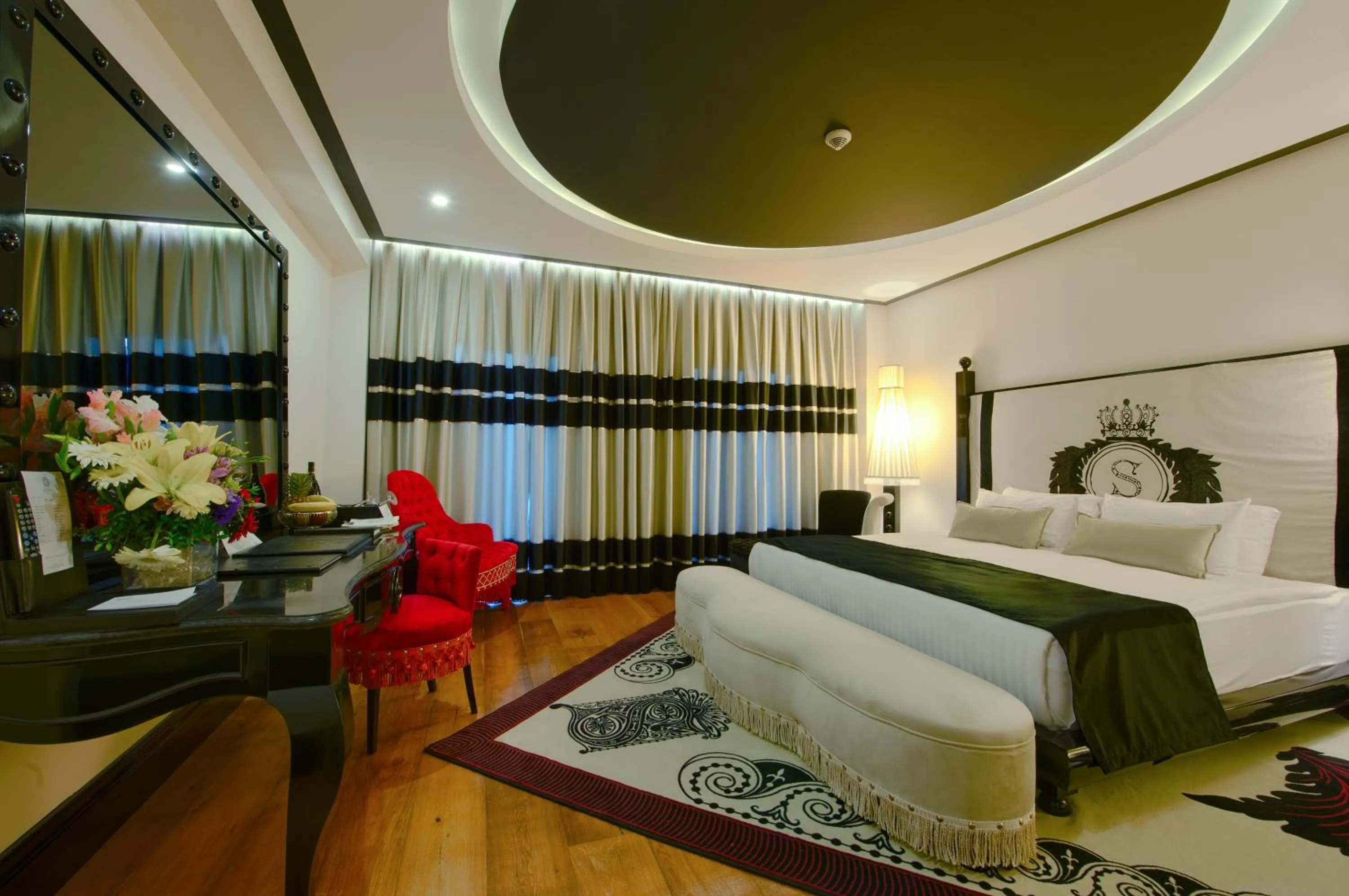 Photo of the whole room, Bed in Selectum Luxury Resort