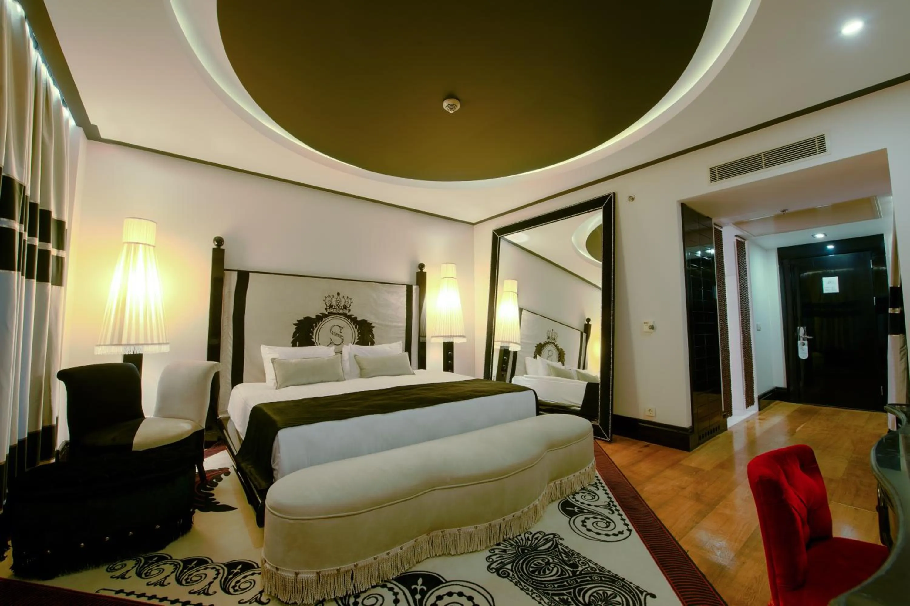 Photo of the whole room, Bed in Selectum Luxury Resort