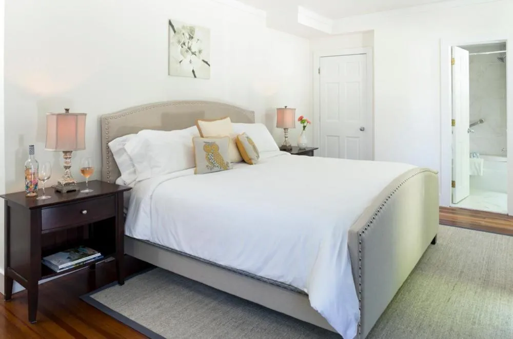 Bed in West Neck Guesthouse