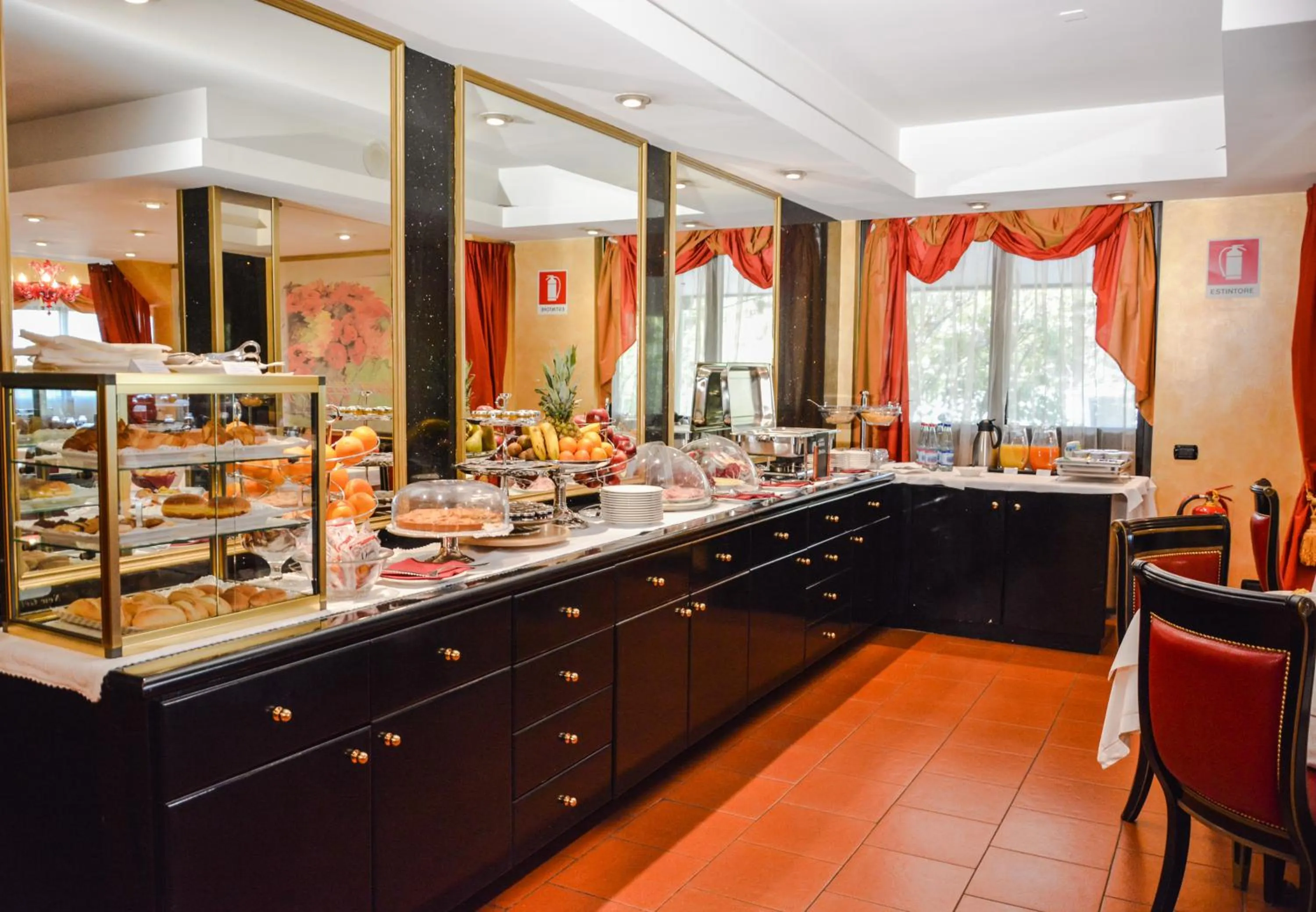 Restaurant/places to eat in Hotel Motel Visconteo