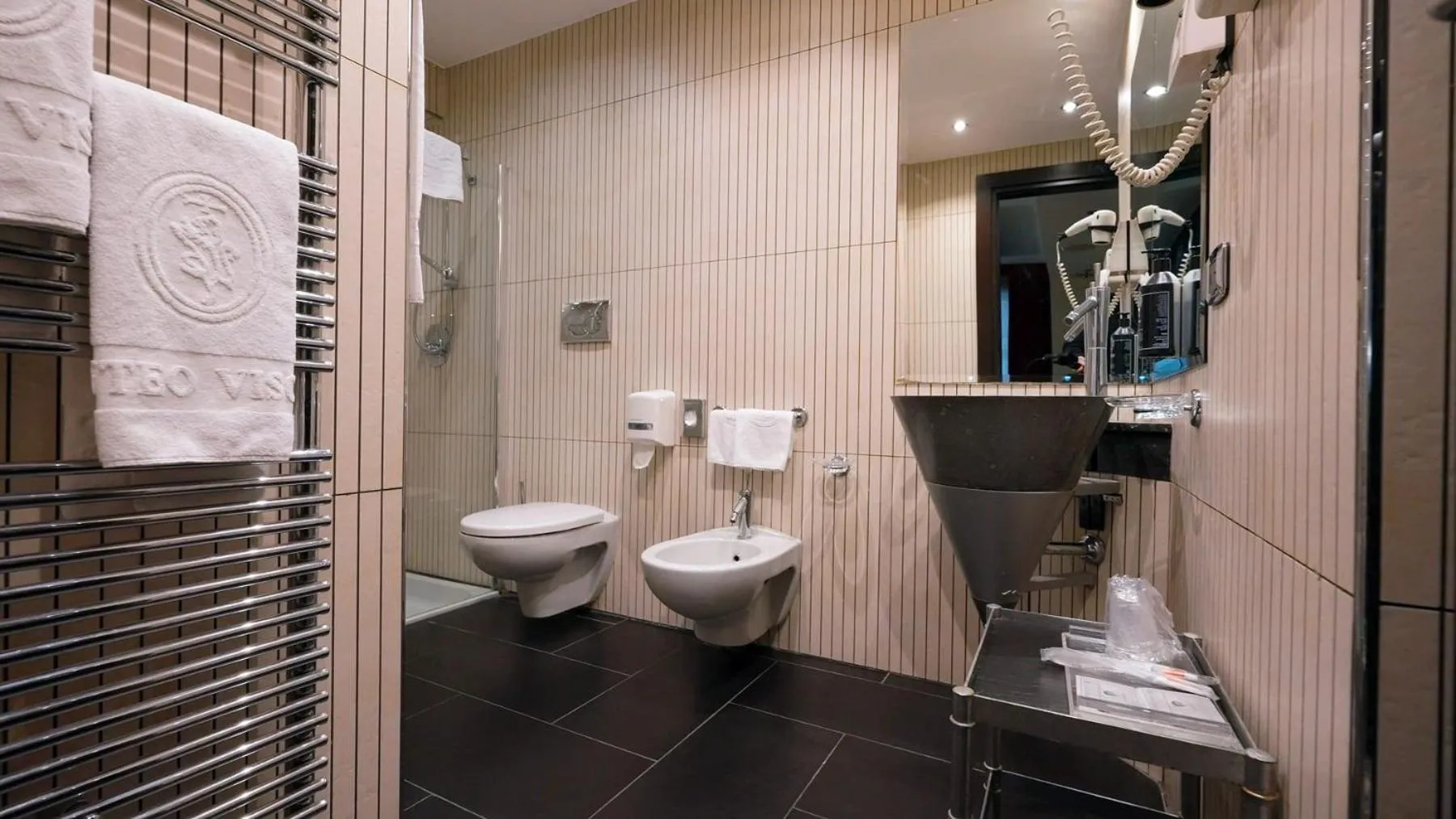 Bathroom in Hotel Motel Visconteo