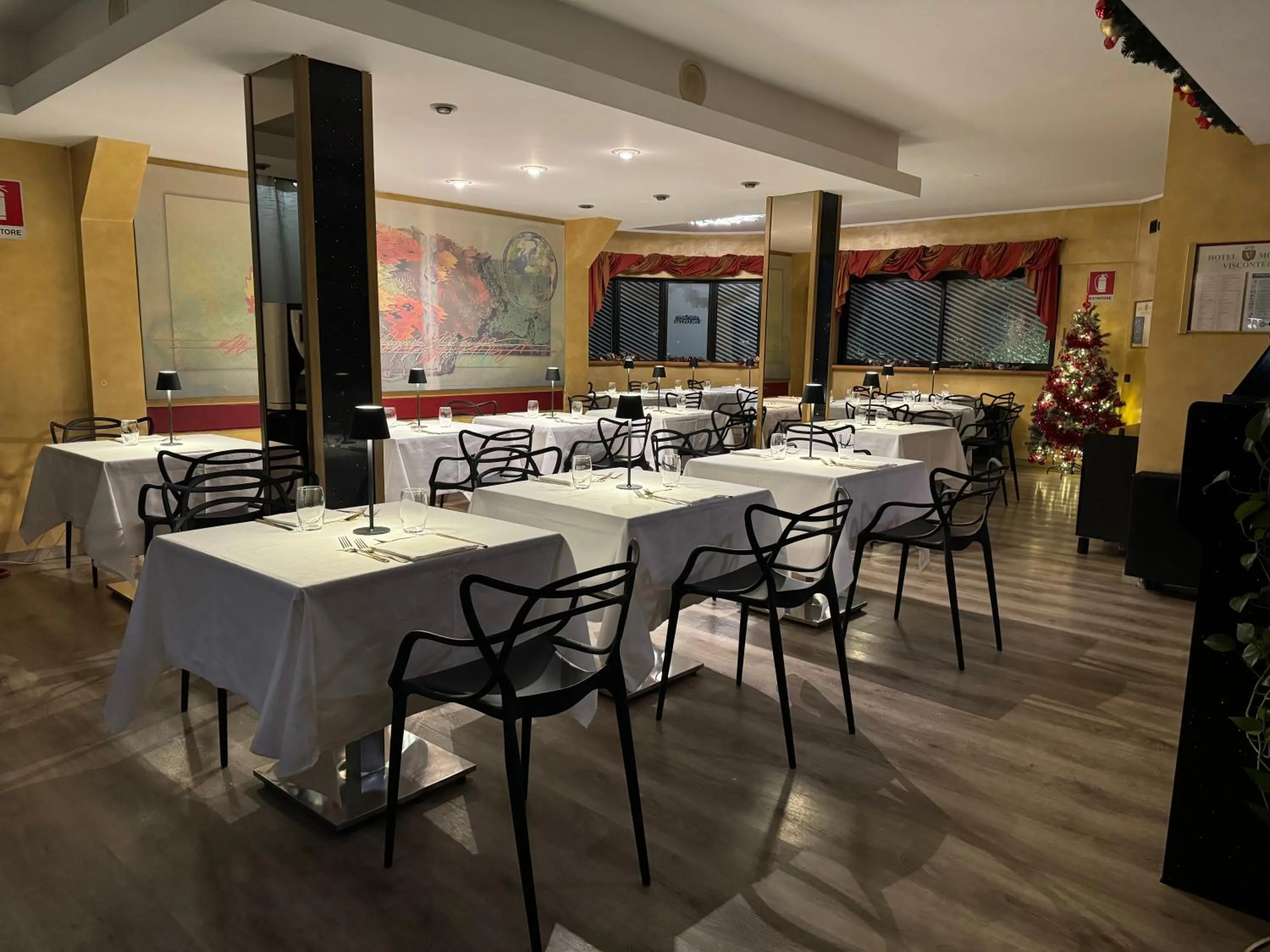 Restaurant/places to eat in Hotel Motel Visconteo