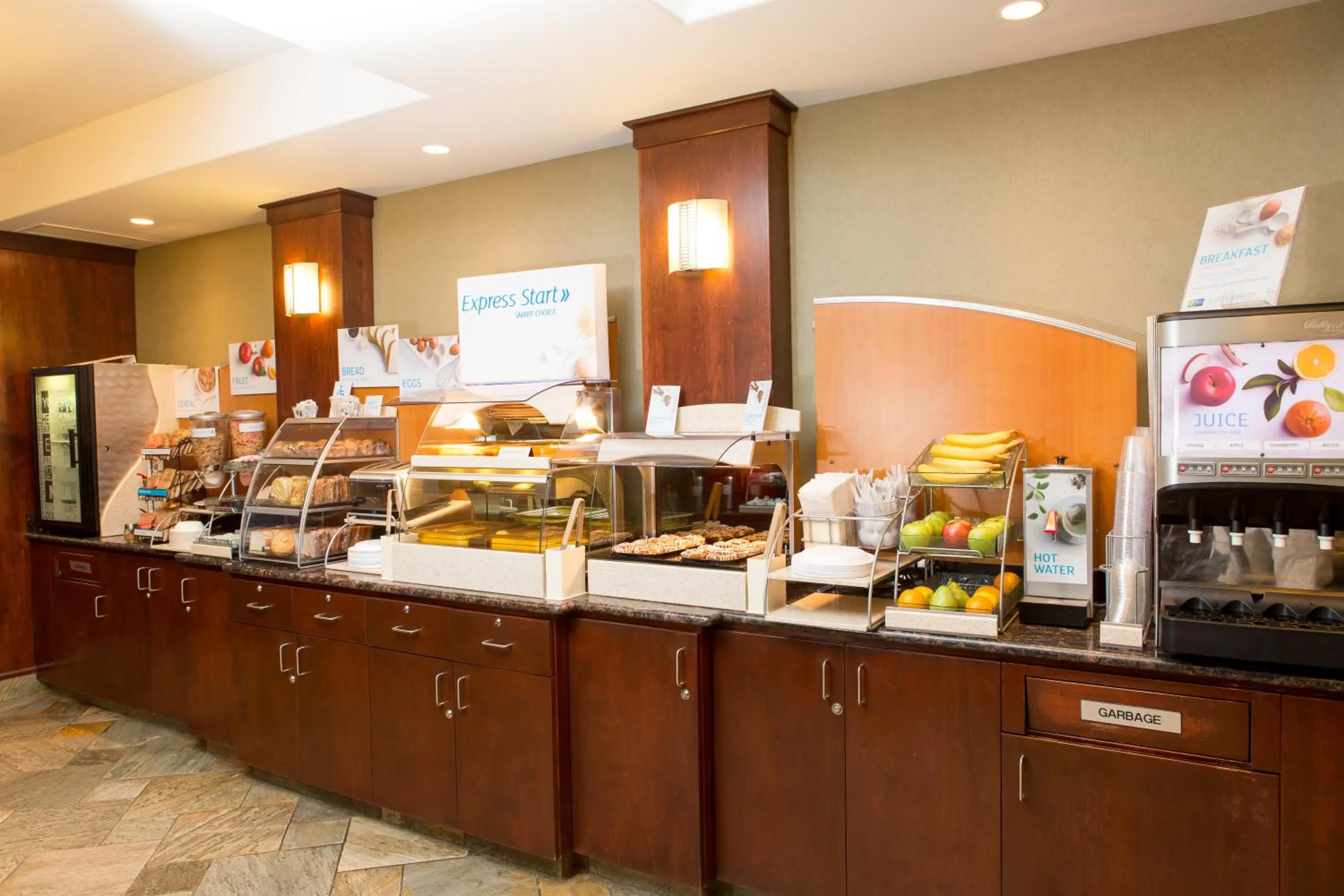 Breakfast in Holiday Inn Express & Suites Drayton Valley by IHG