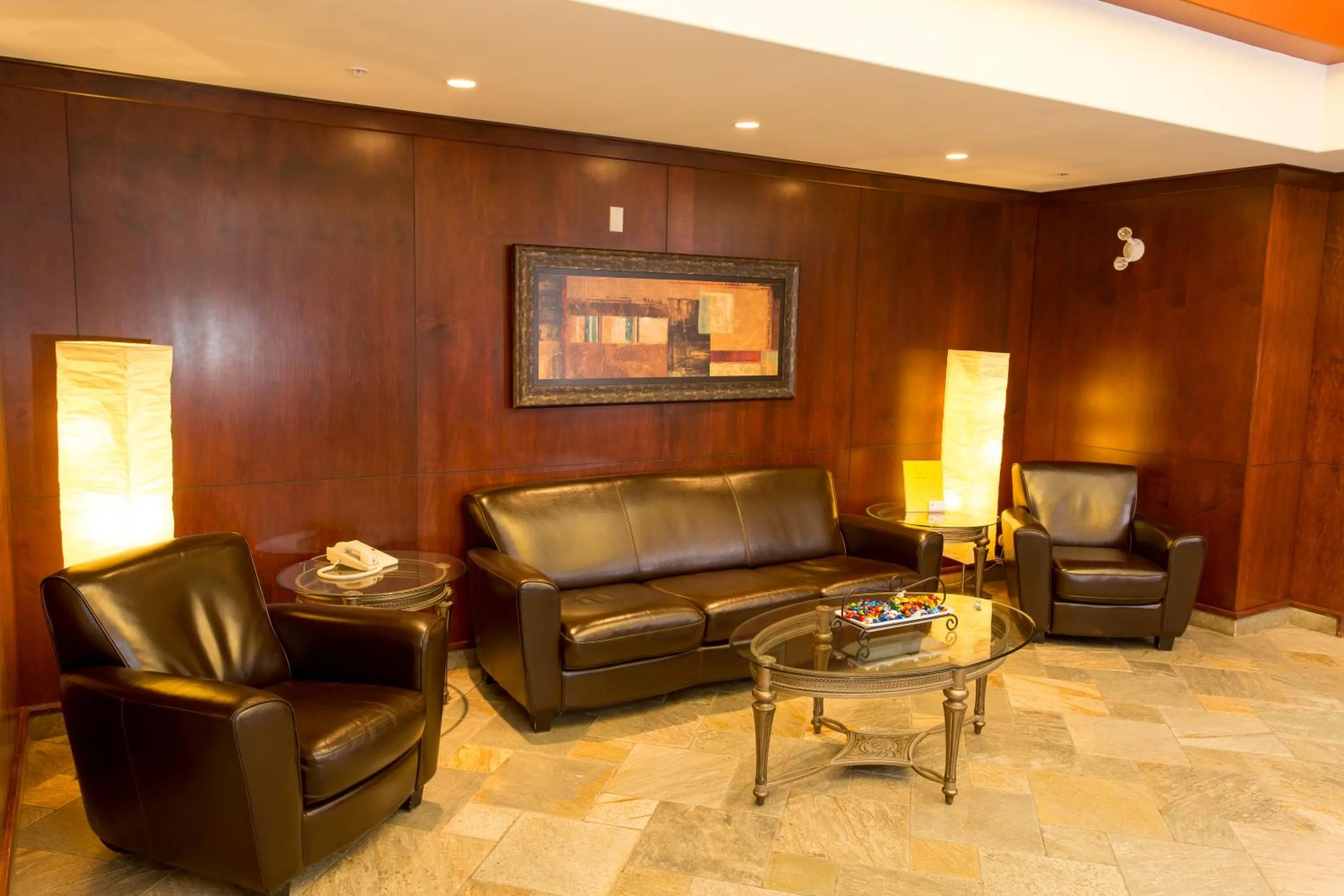 Lobby or reception in Holiday Inn Express & Suites Drayton Valley by IHG