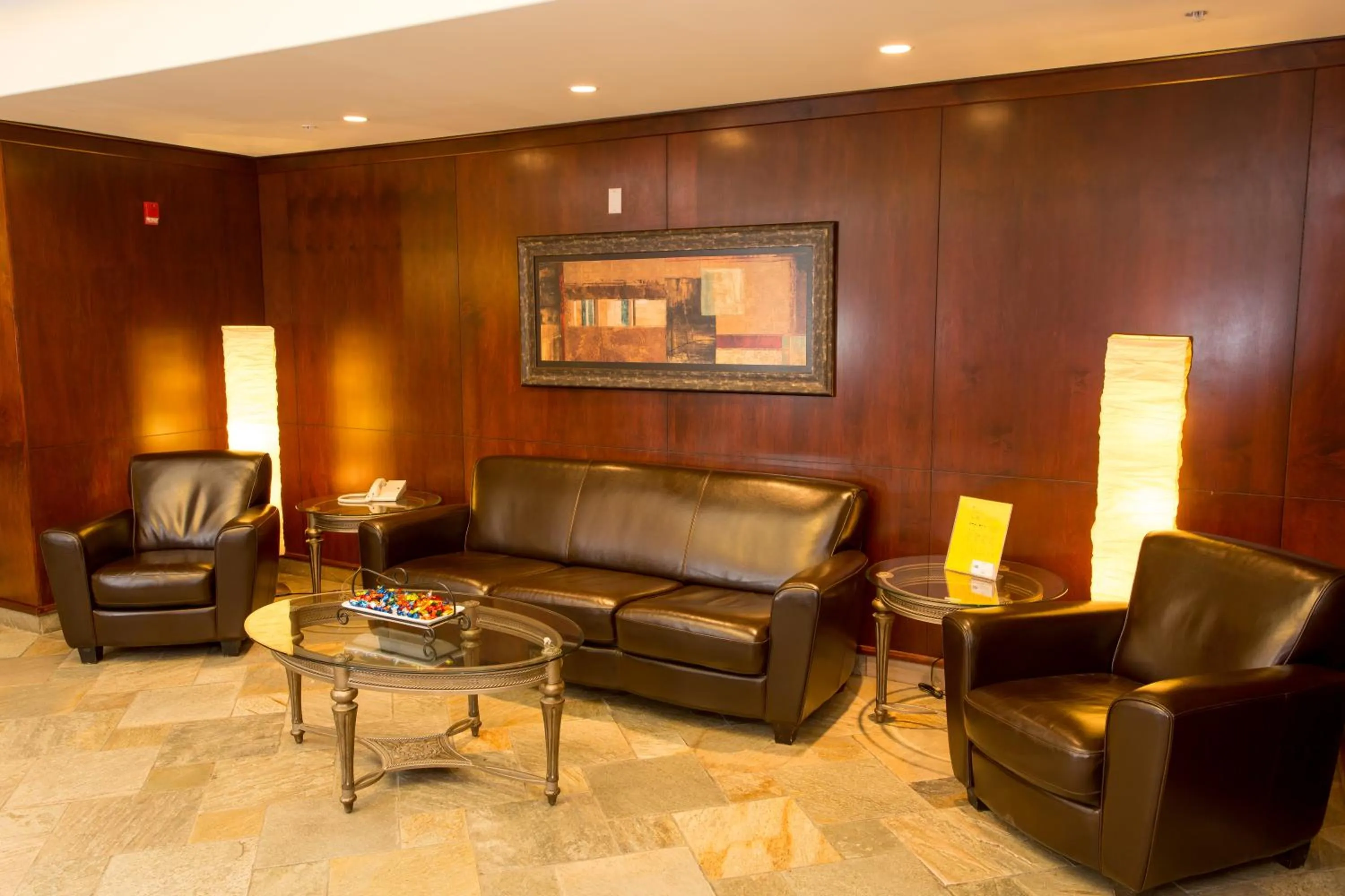 Lobby or reception in Holiday Inn Express & Suites Drayton Valley by IHG