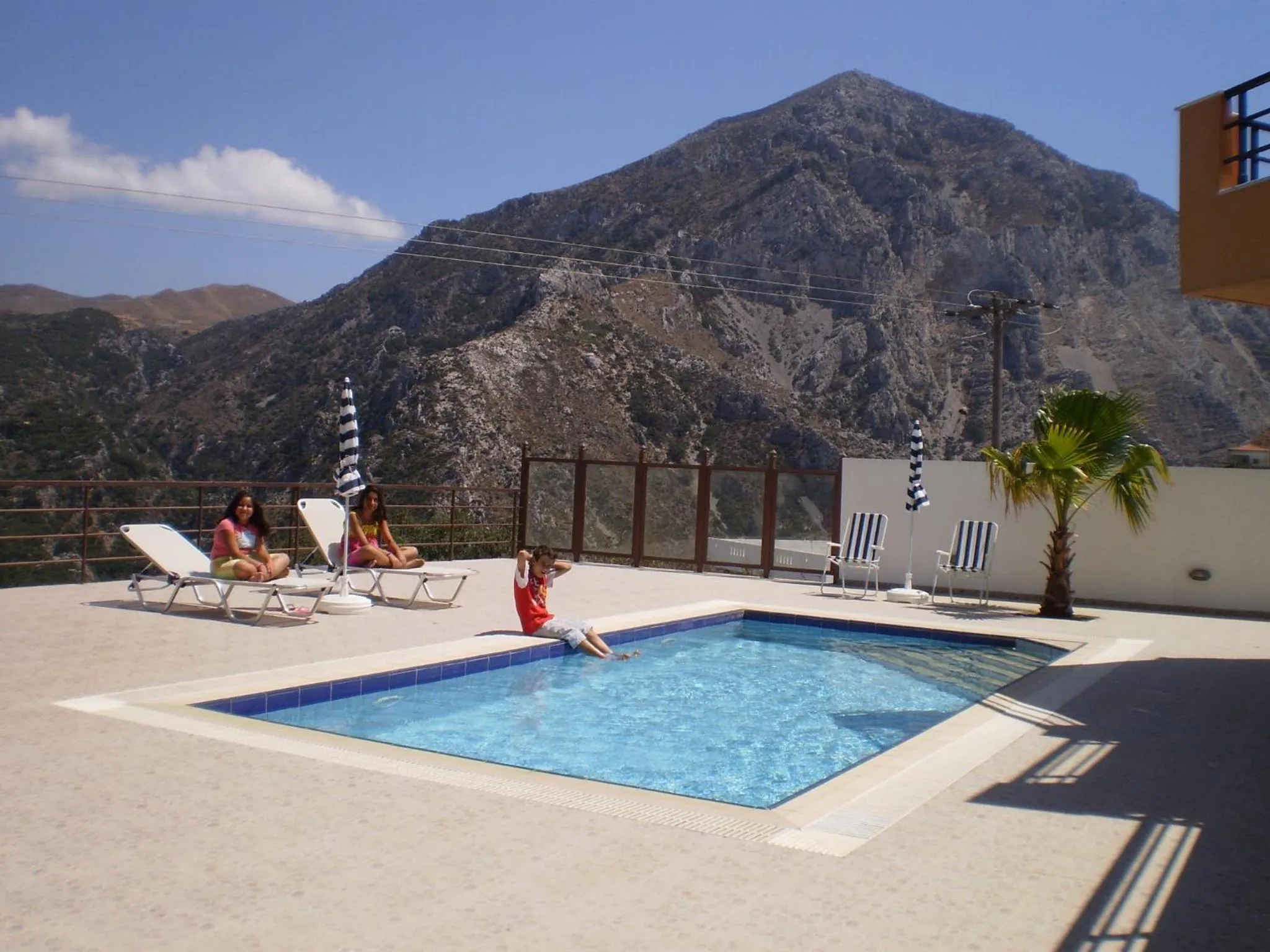 Property building in Villa Frati Gorge