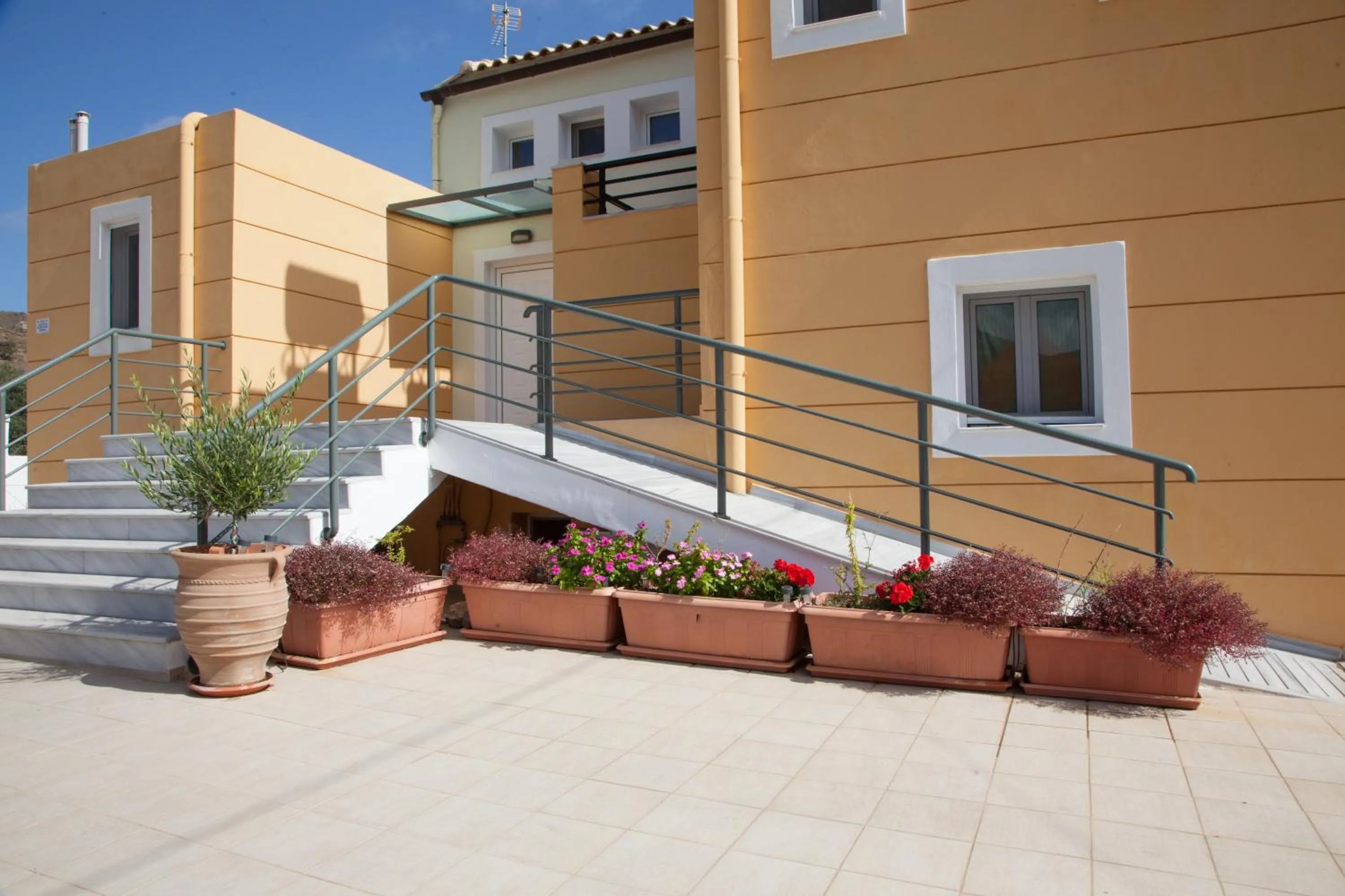 Facade/entrance in Villa Frati Gorge
