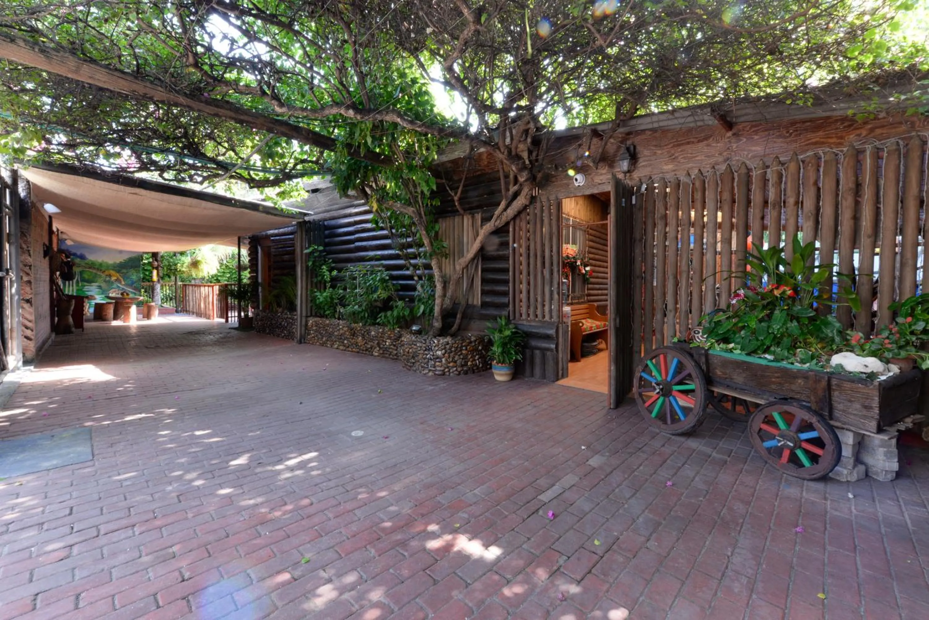 Facade/entrance in Posada Amaripucci