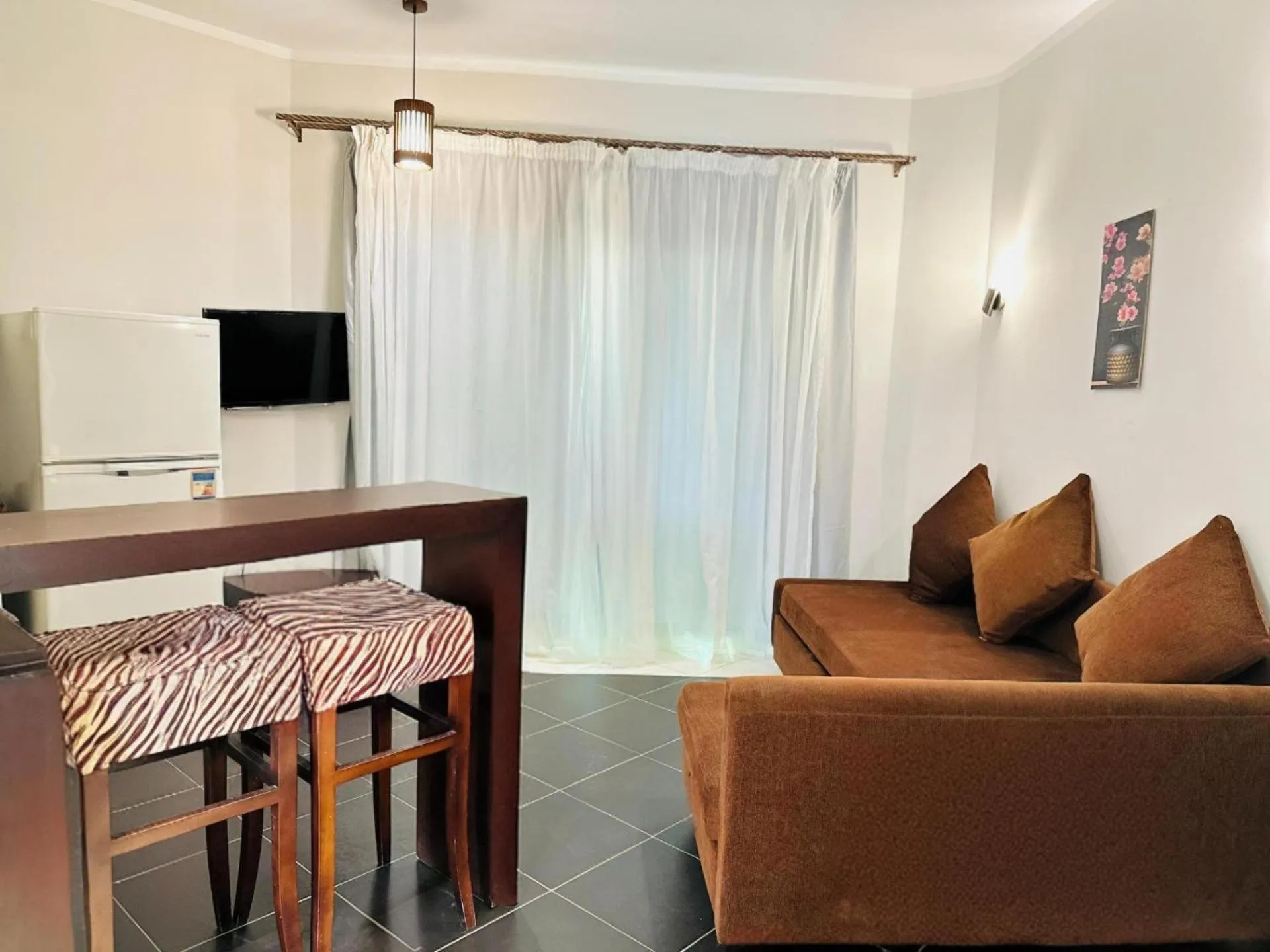 TV and multimedia in Royal Beach Serviced Apartments