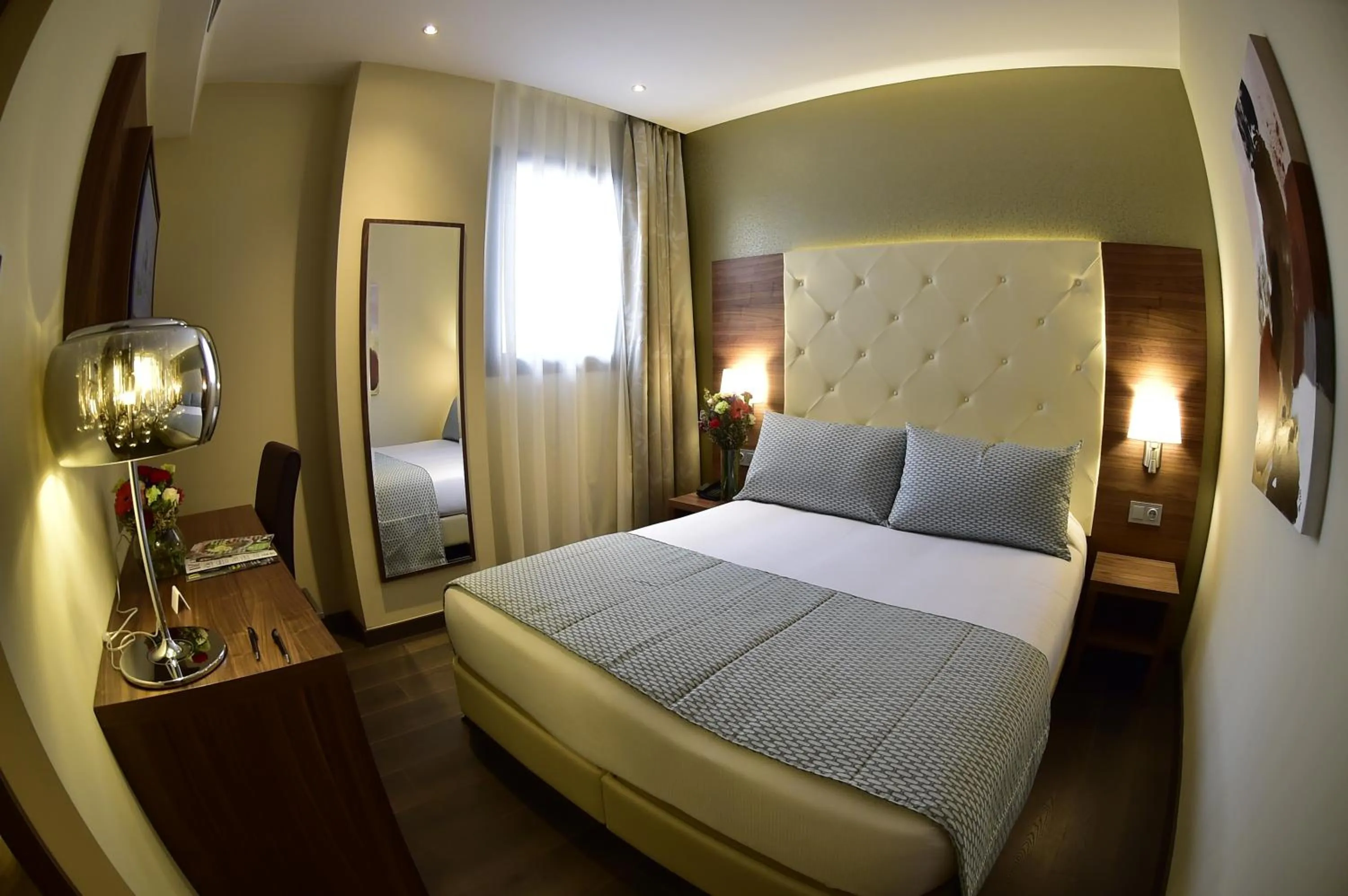 Property building, Bed in AZ Hôtels Kouba