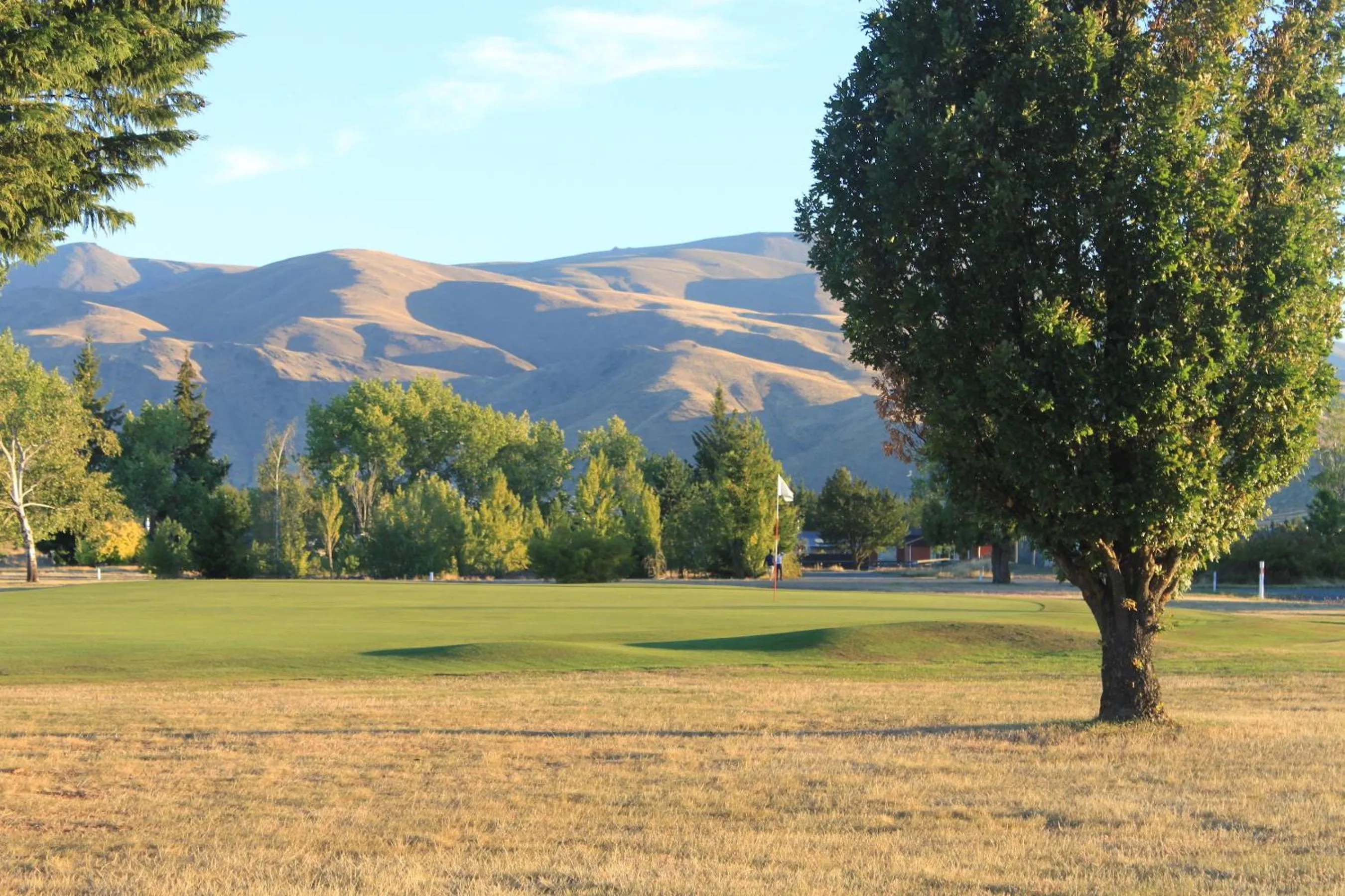 Golfcourse in The Lakes Motel