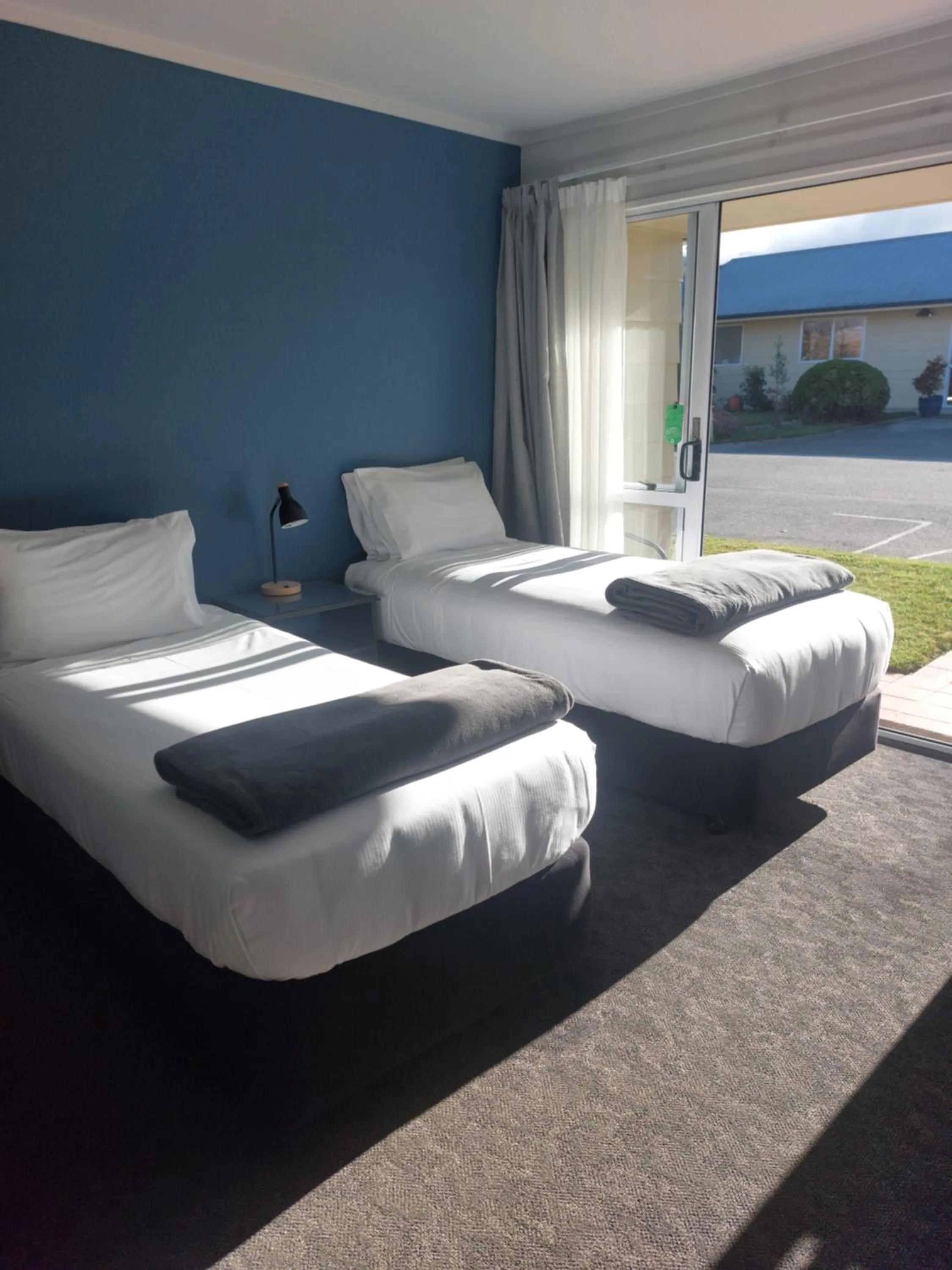 Bed in Lake Dunstan Motel