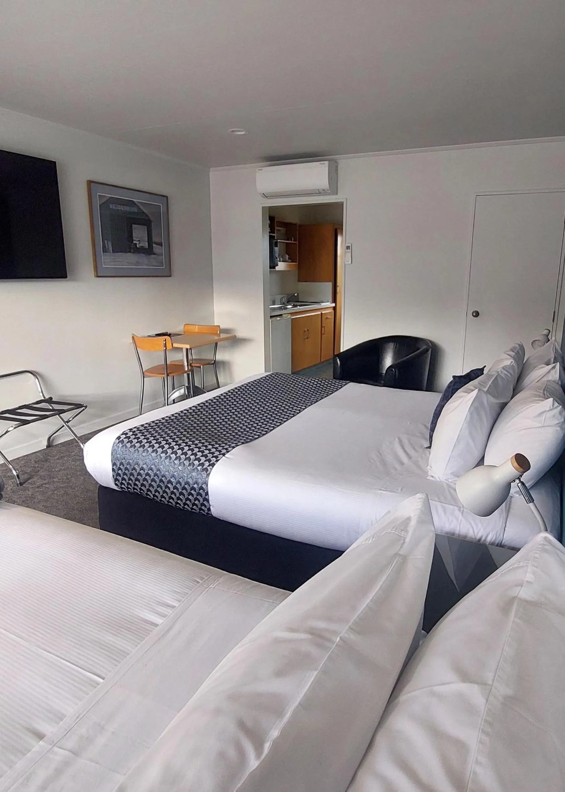 Bed in Lake Dunstan Motel