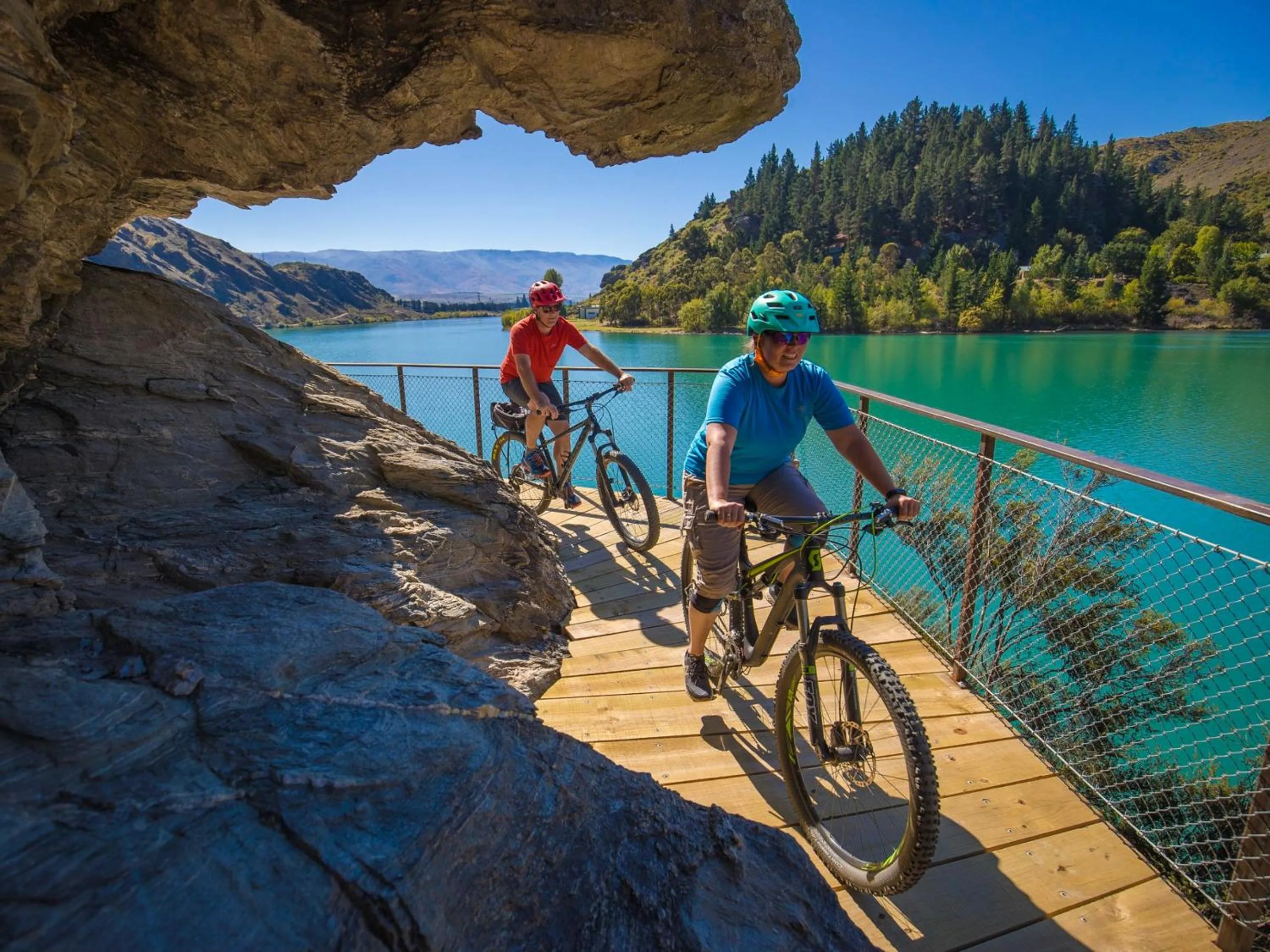 Cycling in Lake Dunstan Motel