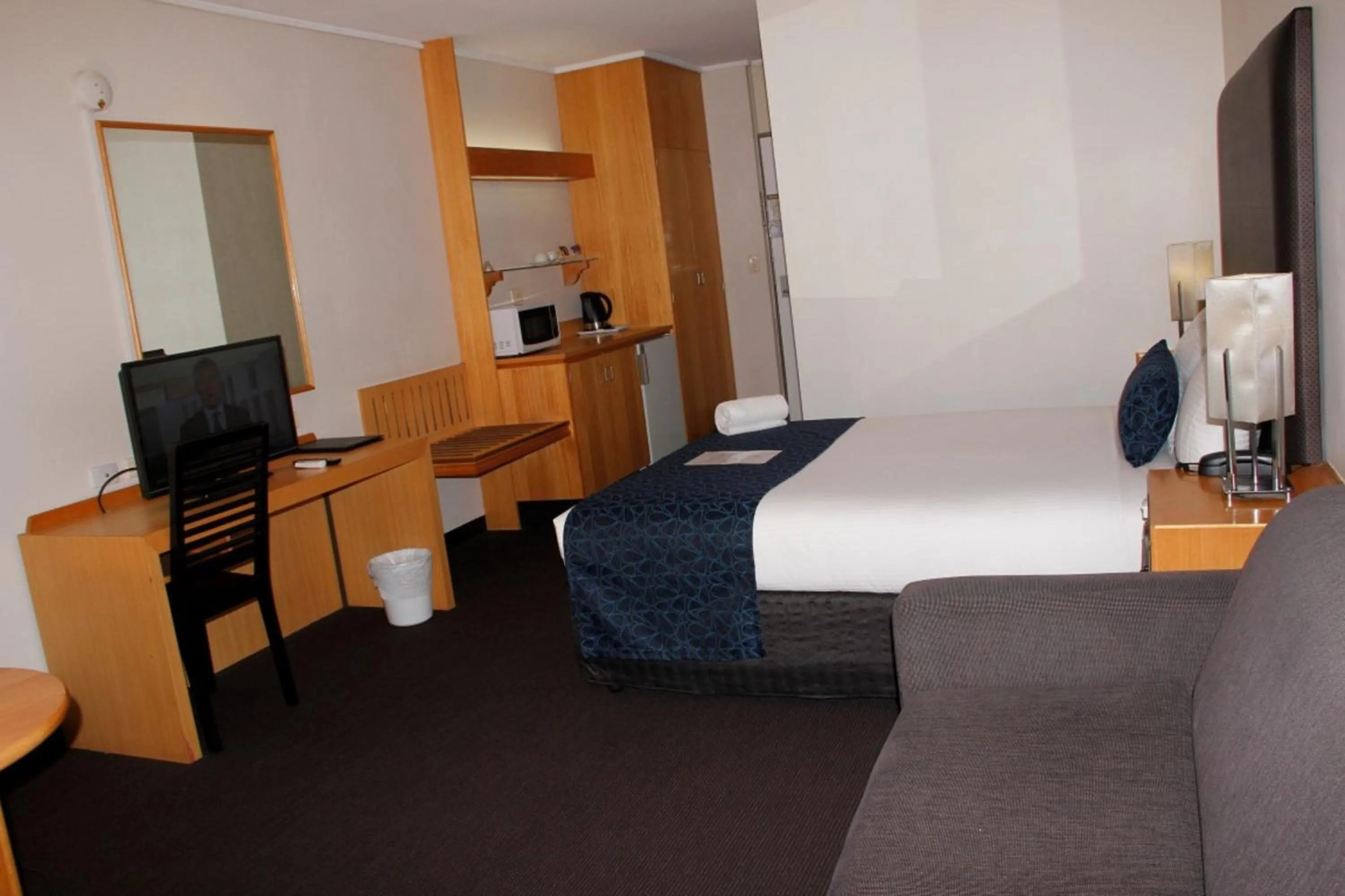 Bedroom, Bed in Sandown Regency Hotel & Apartments