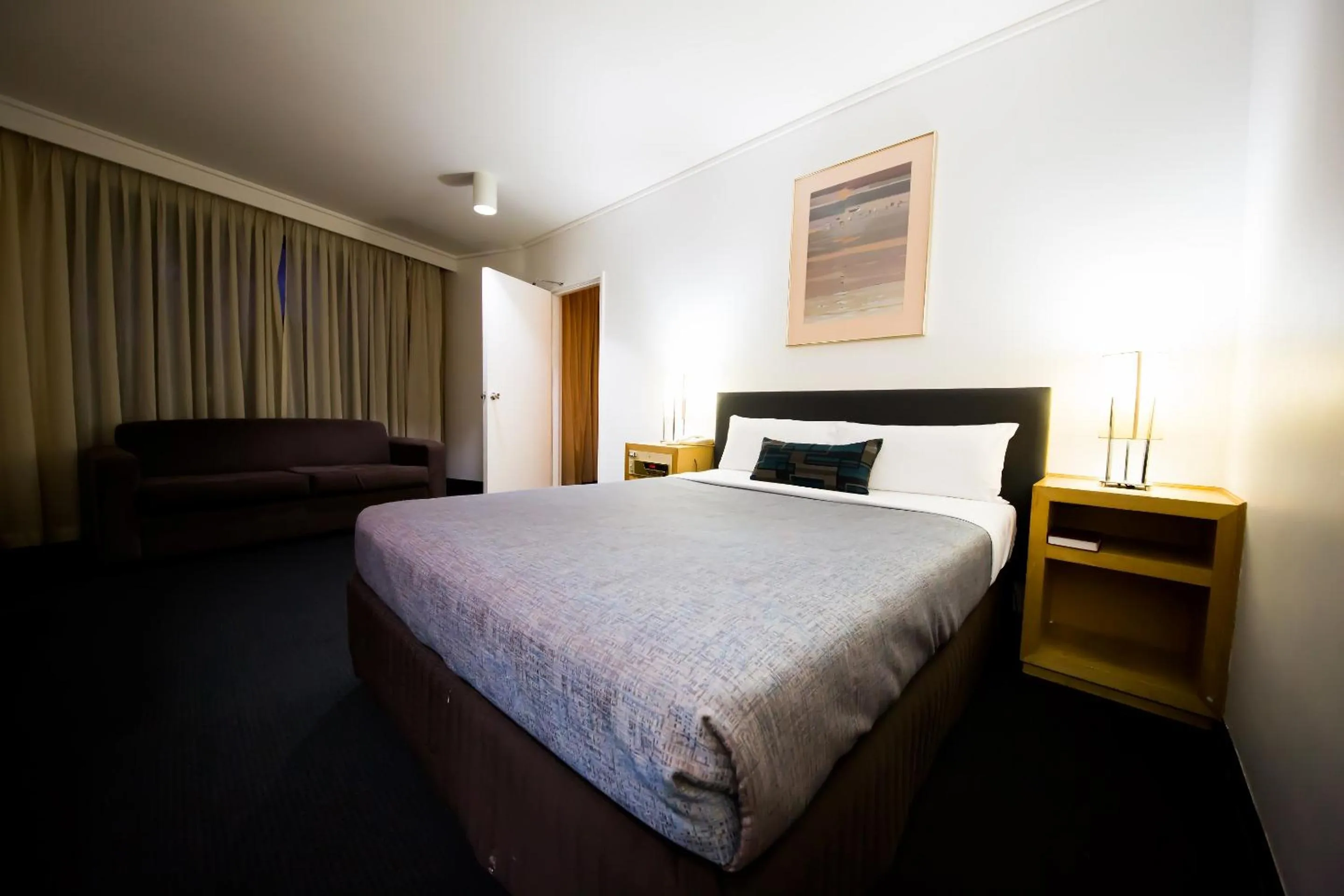 Bedroom, Bed in Sandown Regency Hotel & Apartments