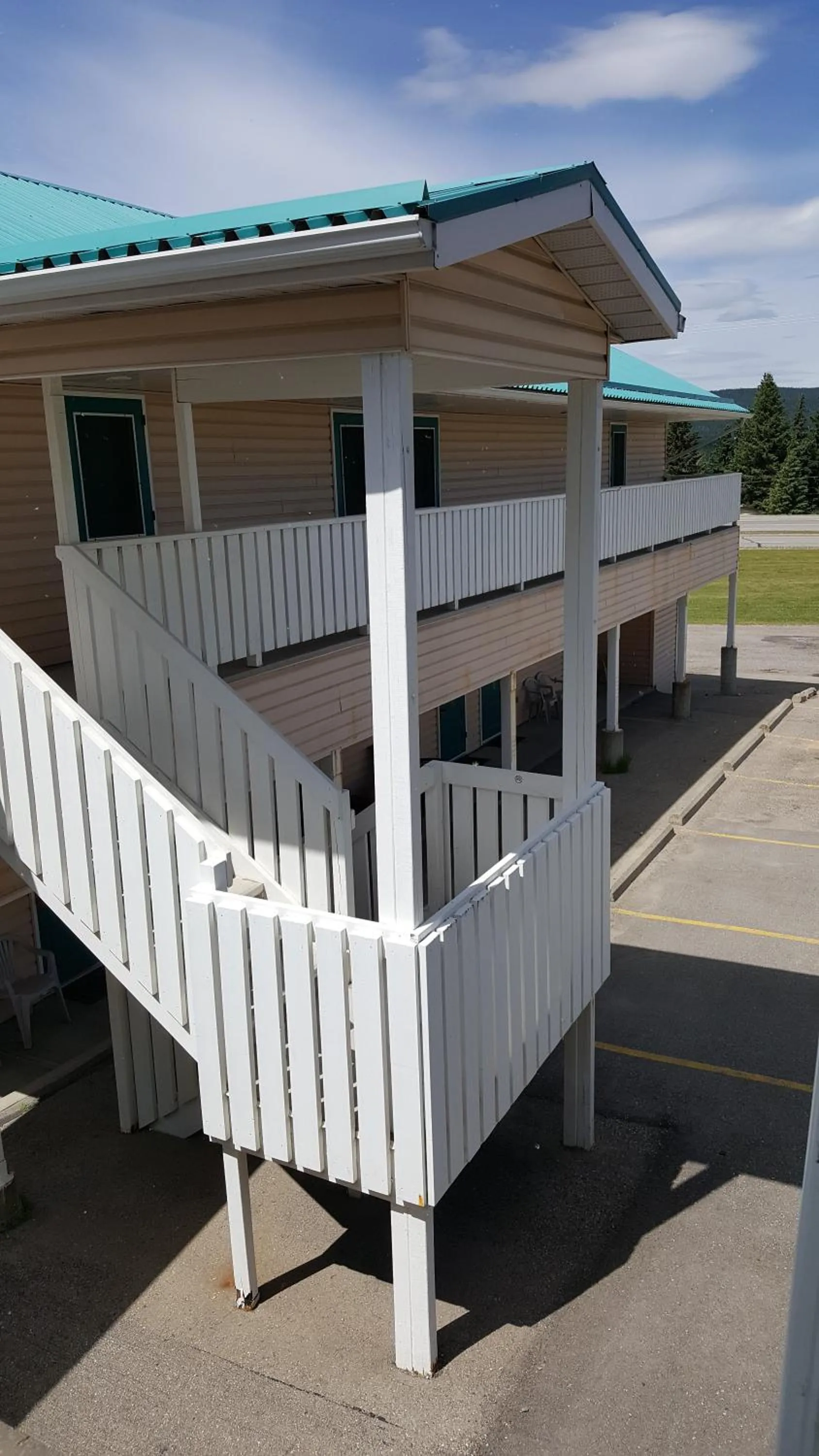 Property building in Pines Motel