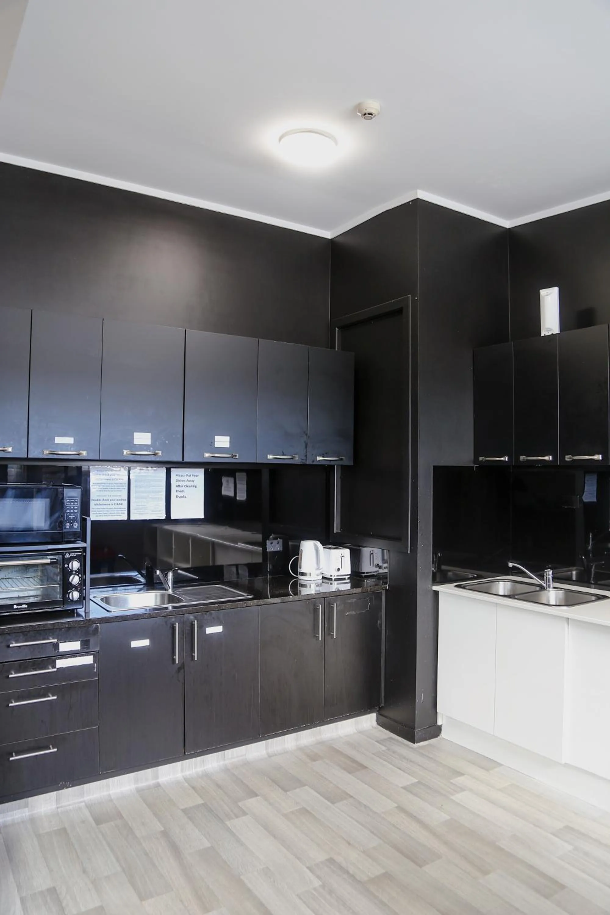 Communal kitchen in K Road City Travellers