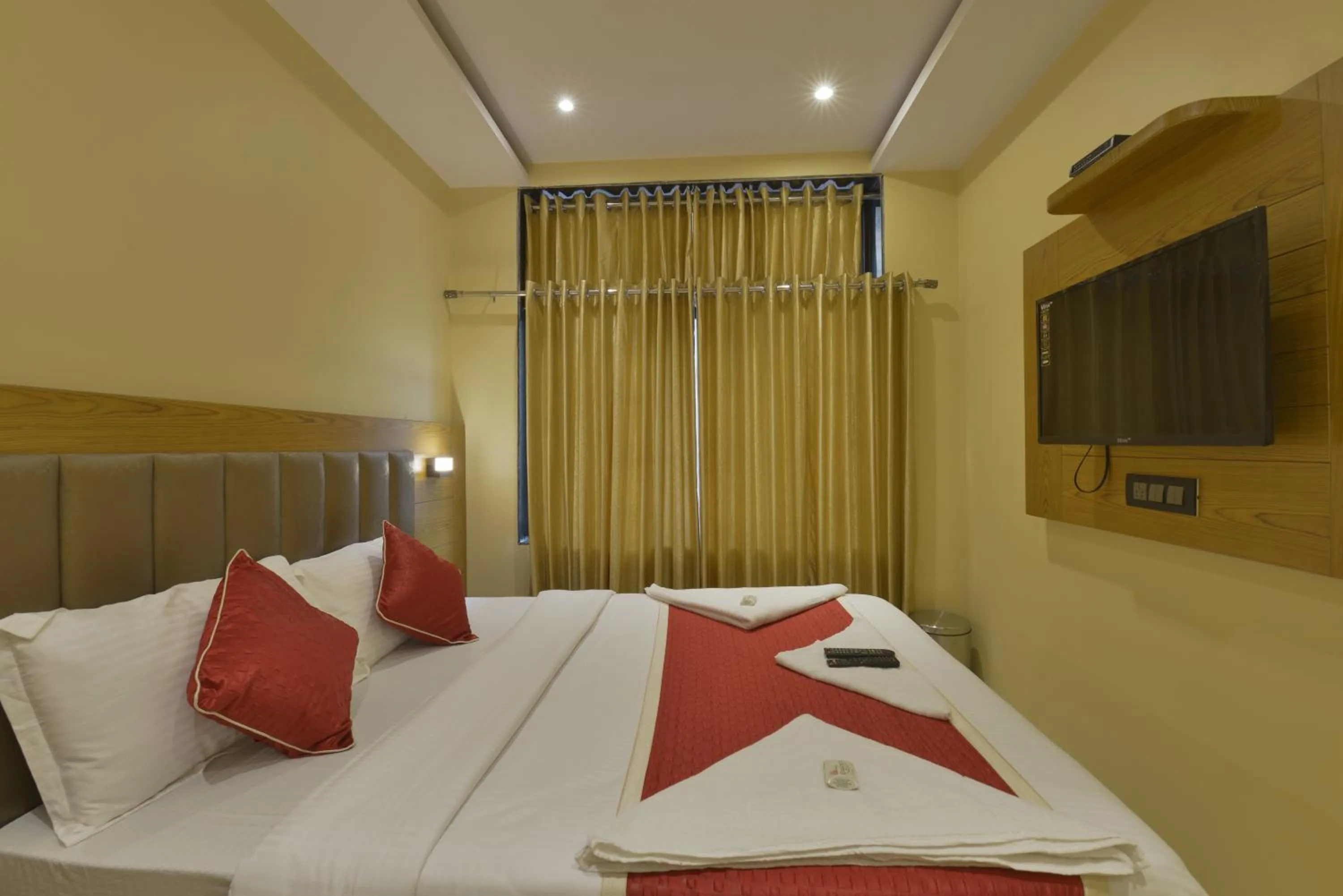 Bed in Hotel Residency Park Near Masjid Rly Station South Mumbai