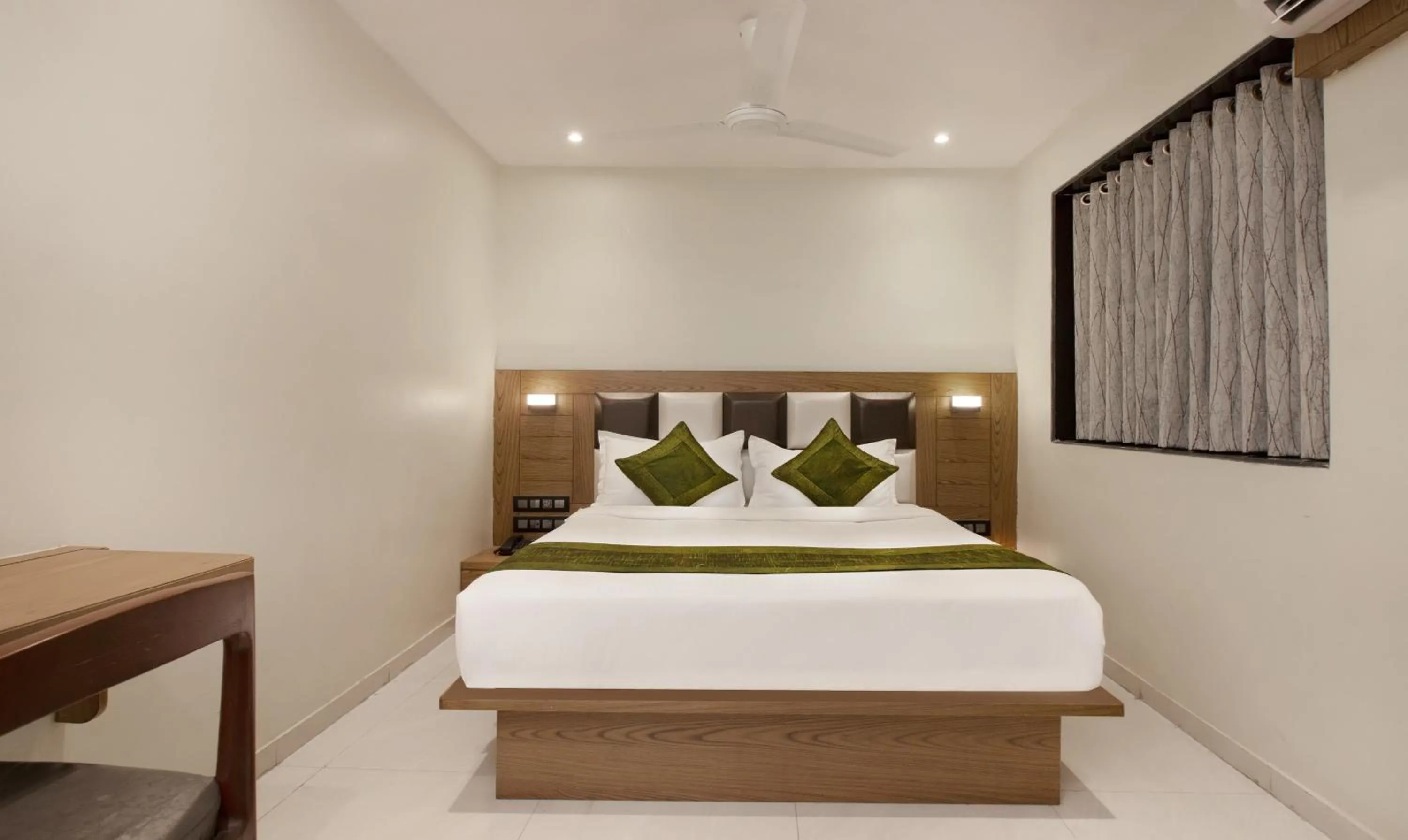 Bed in Hotel Residency Park Near Masjid Rly Station South Mumbai