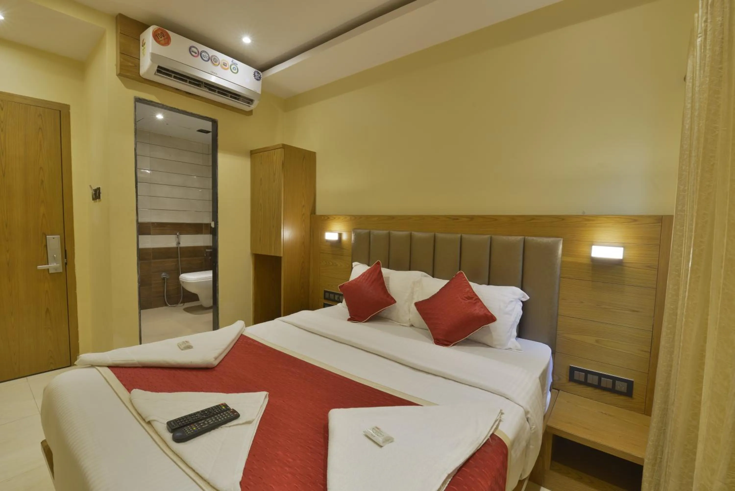Bed in Hotel Residency Park Near Masjid Rly Station South Mumbai