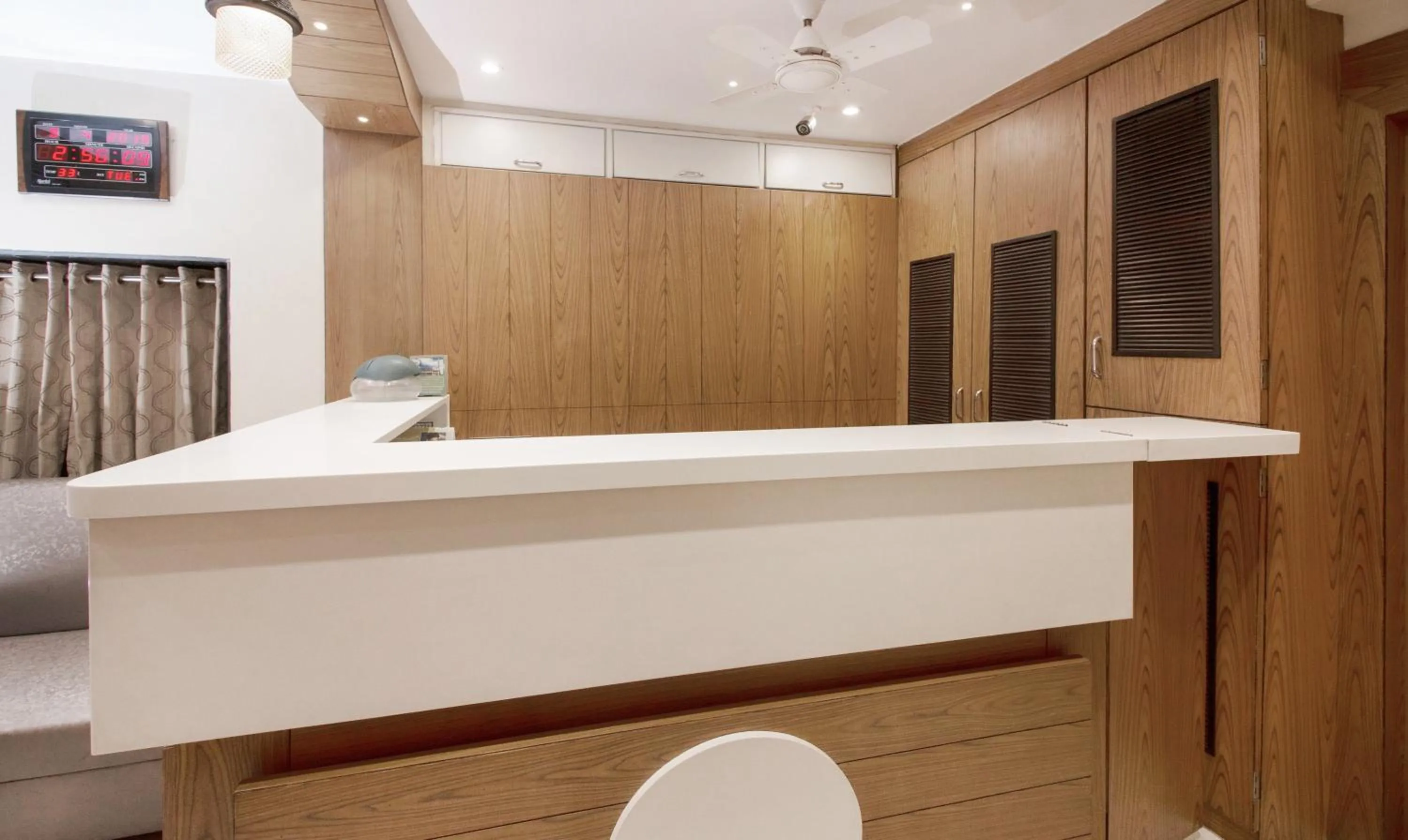 Lobby or reception in Hotel Residency Park Near Masjid Rly Station South Mumbai