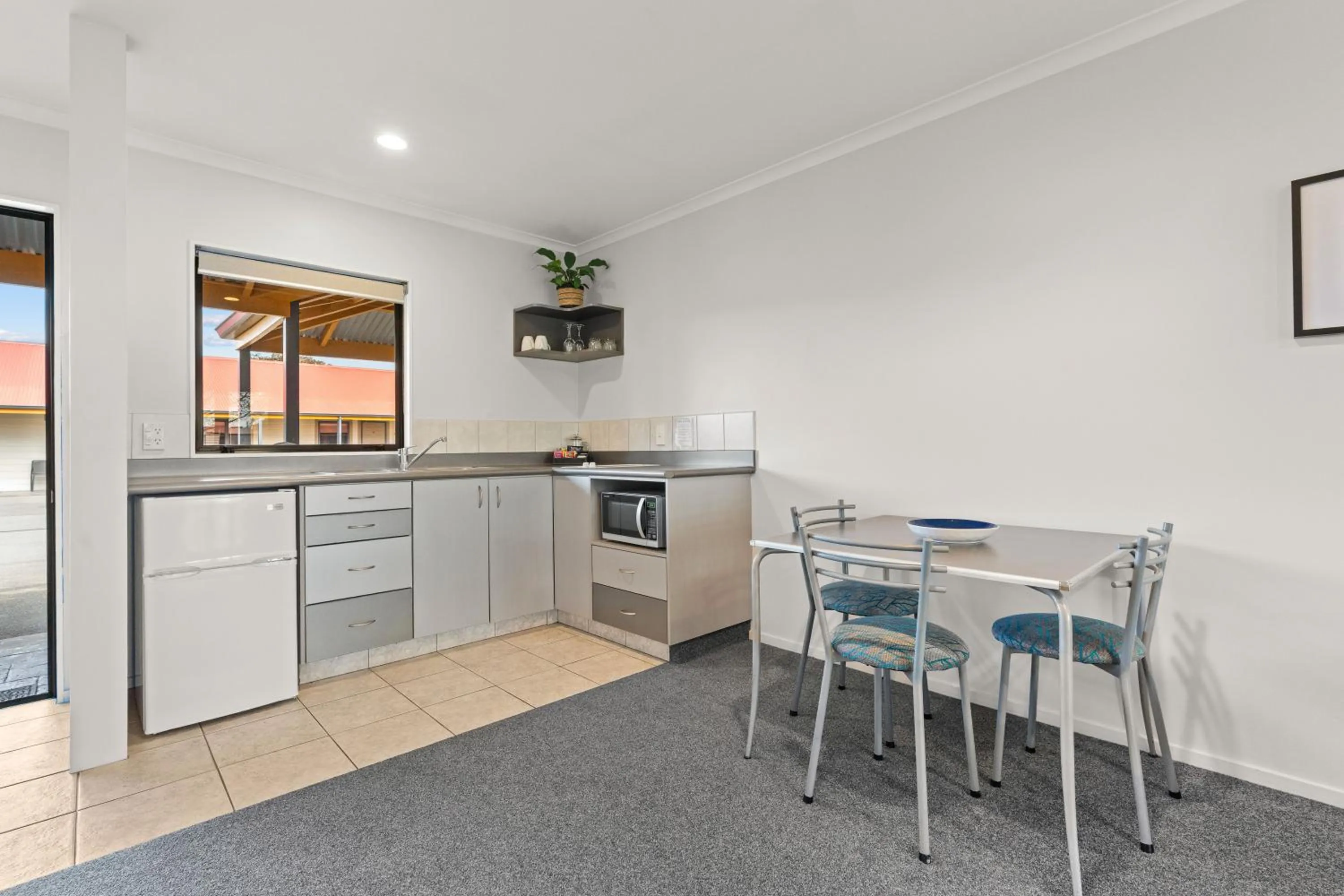 kitchen in ASURE Oak Estate Motor Lodge
